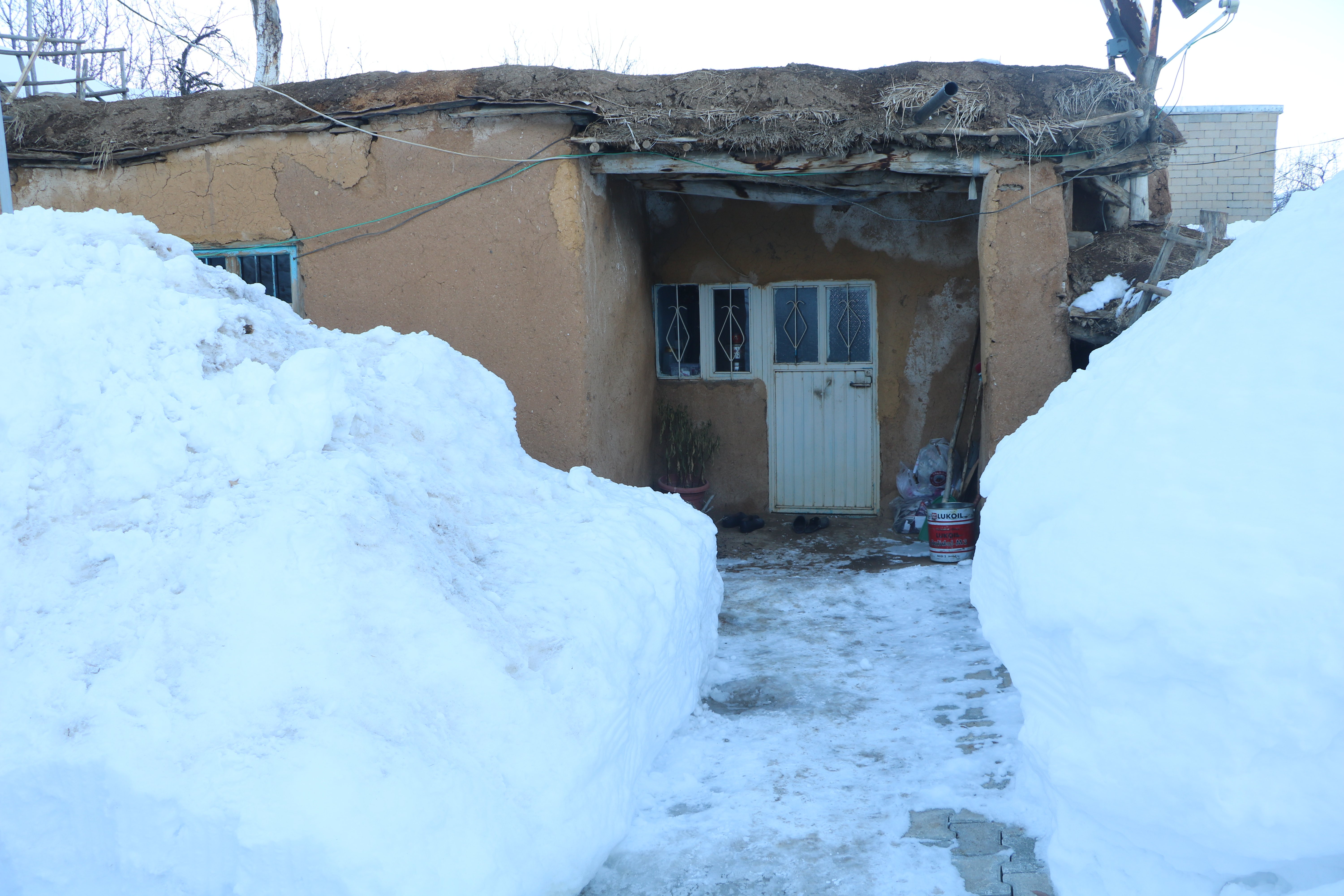 Hakkari Yüksekova'da mutfak, banyo ve