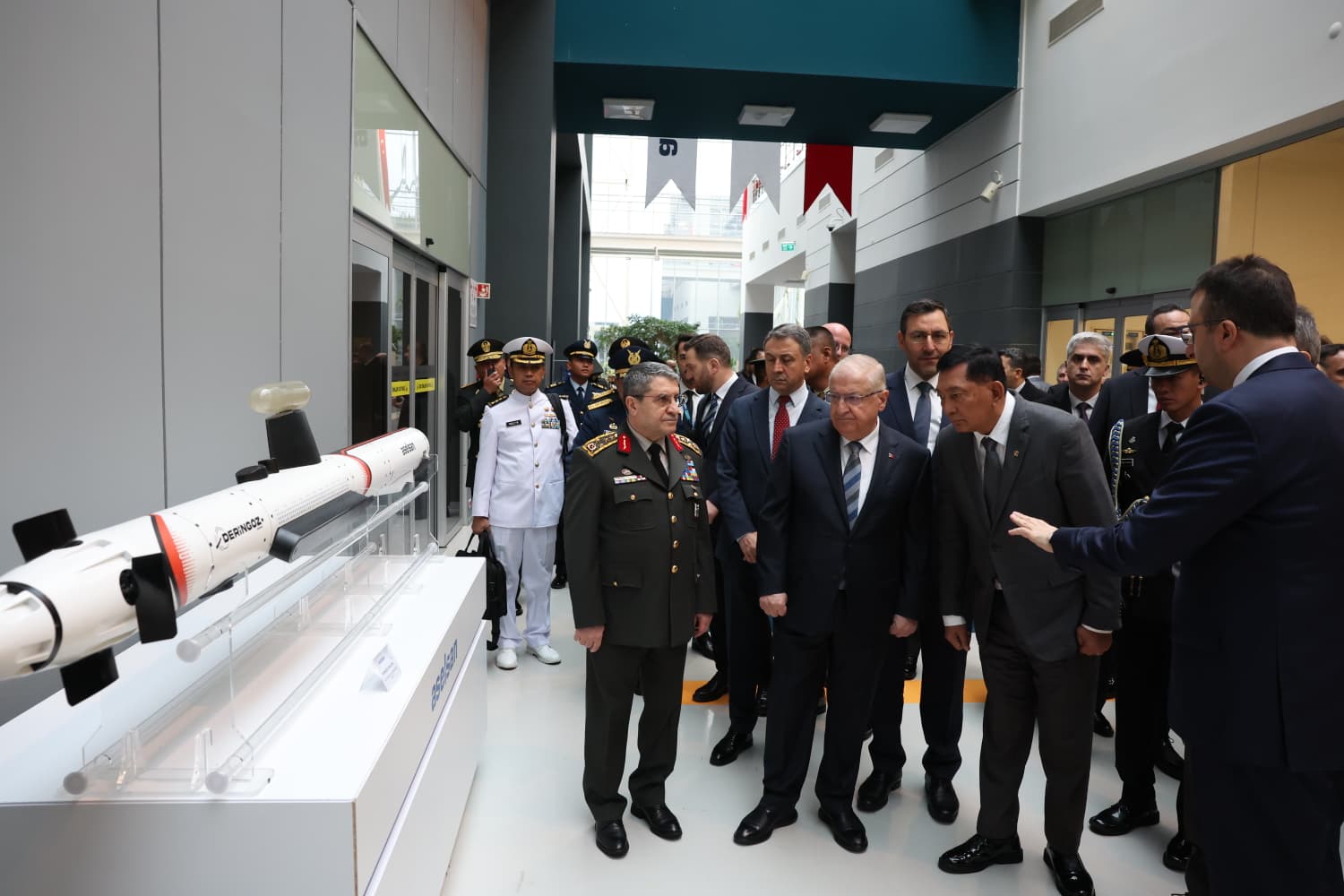 Milli Savunma Bakanı Yaşar Güler,