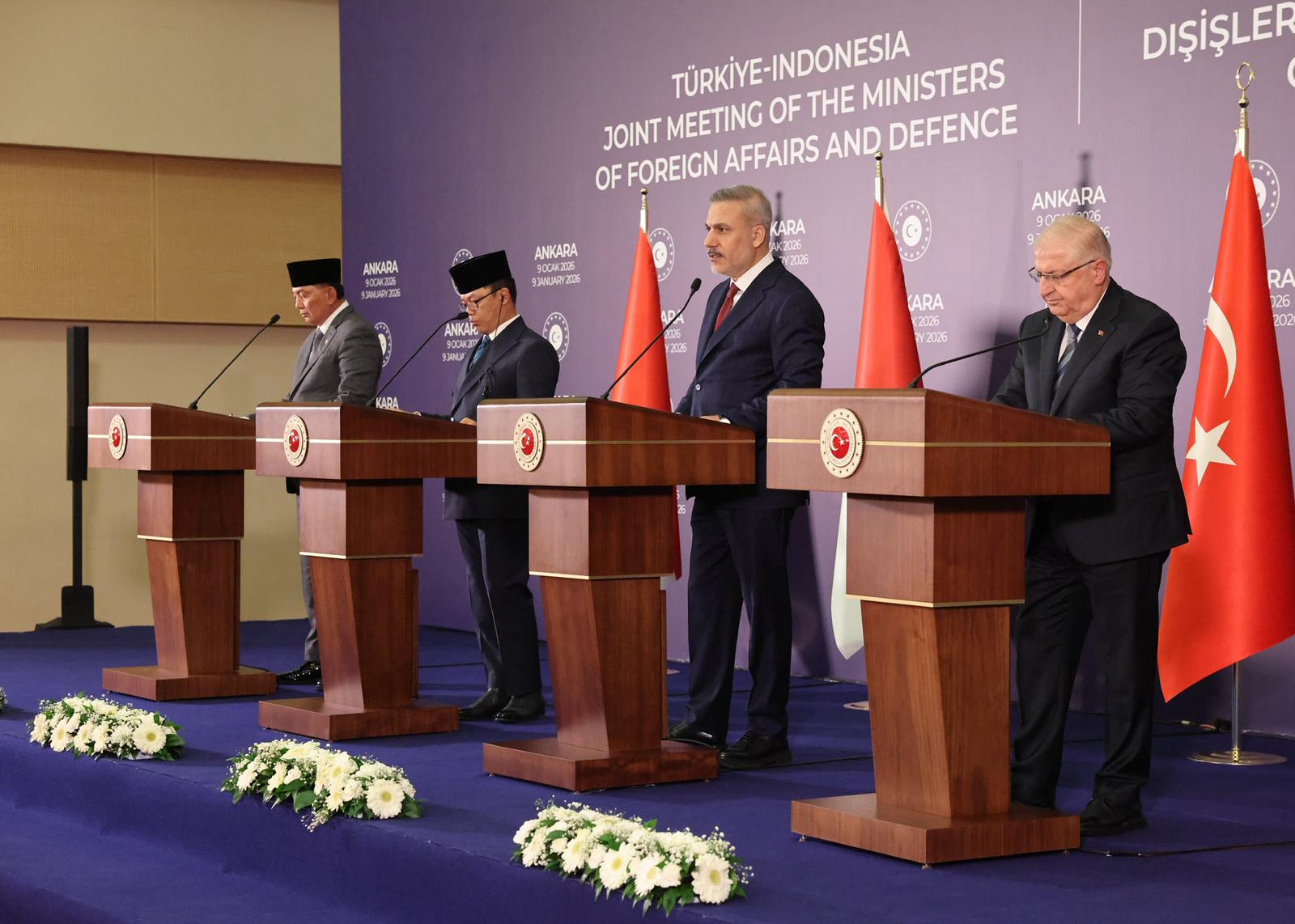 Milli Savunma Bakanı Yaşar Güler,