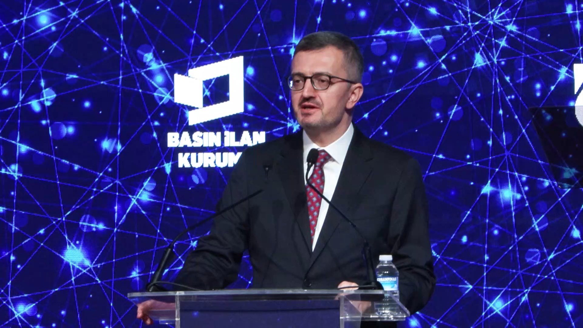 İletişim Başkanı Burhanettin Duran, yapay