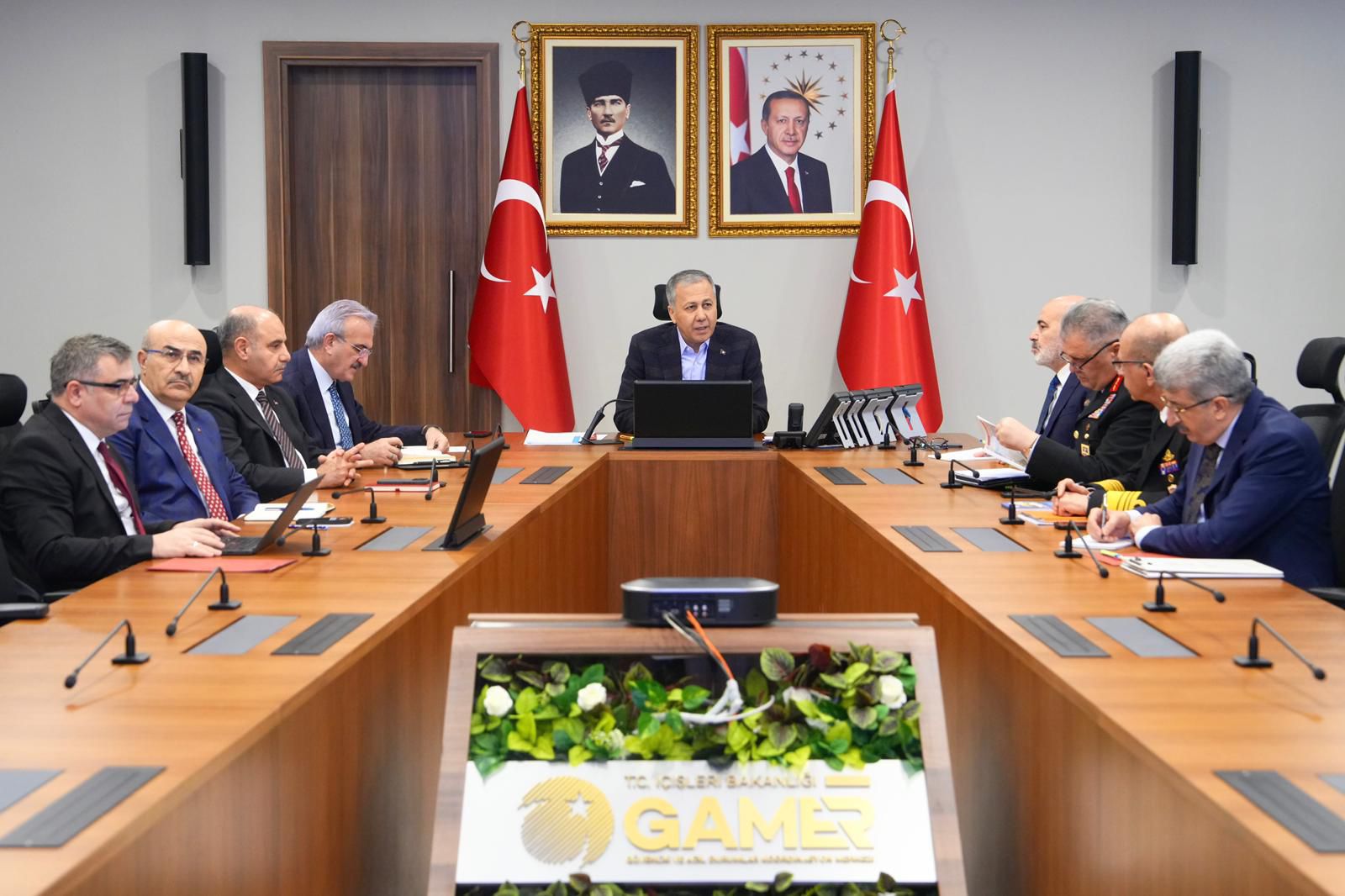 İçişleri Bakanı Ali Yerlikaya, 81