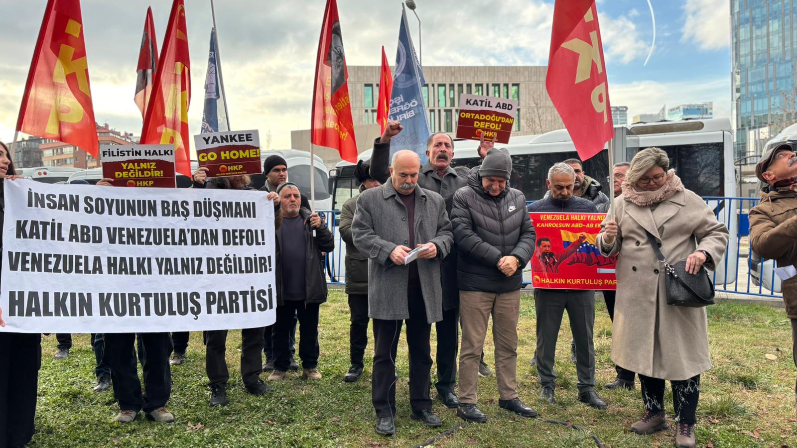 Halkın Kurtuluş Partisi (HKP) üyeleri,