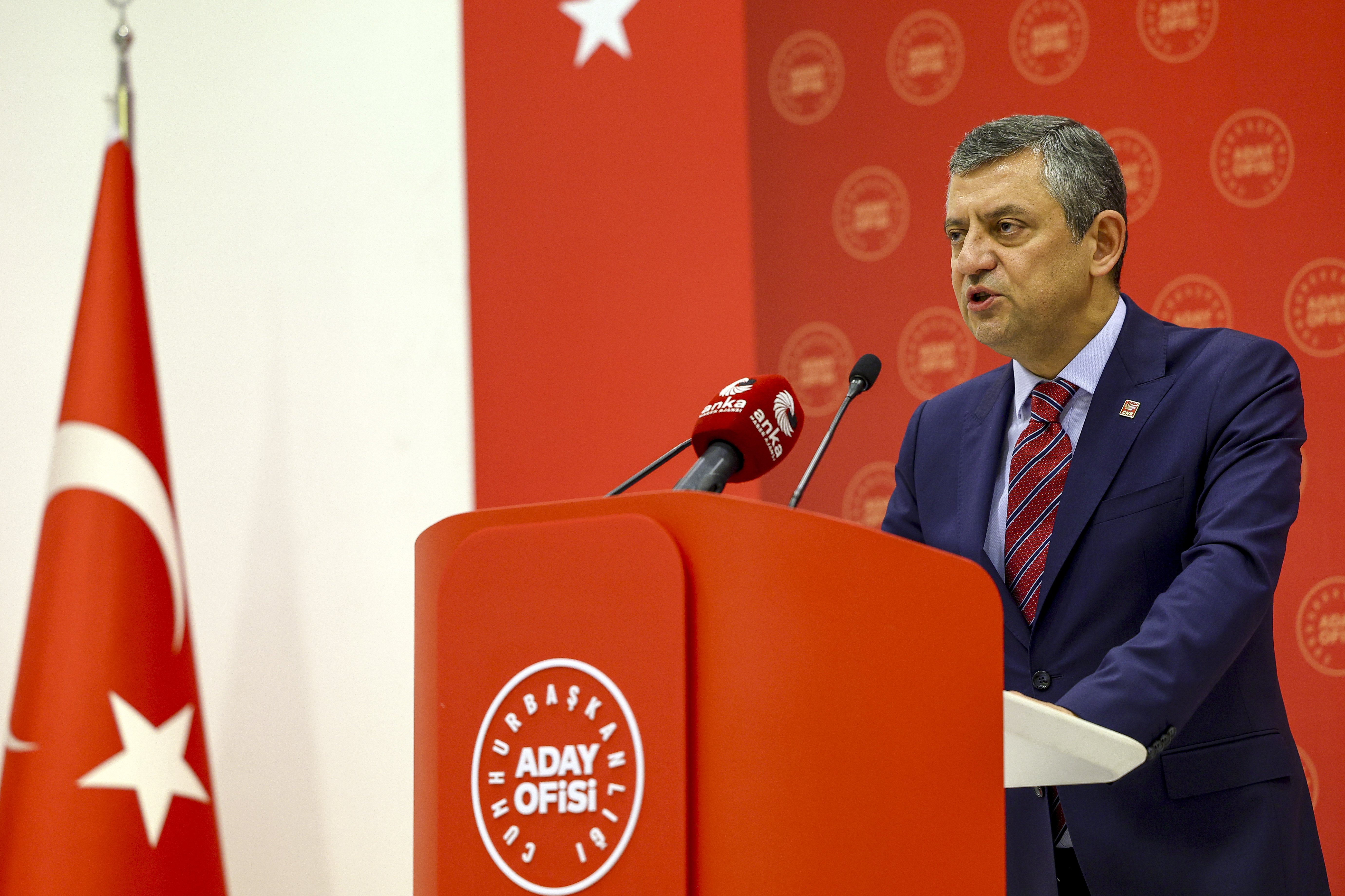 CHP Genel Başkanı Özgür Özel,