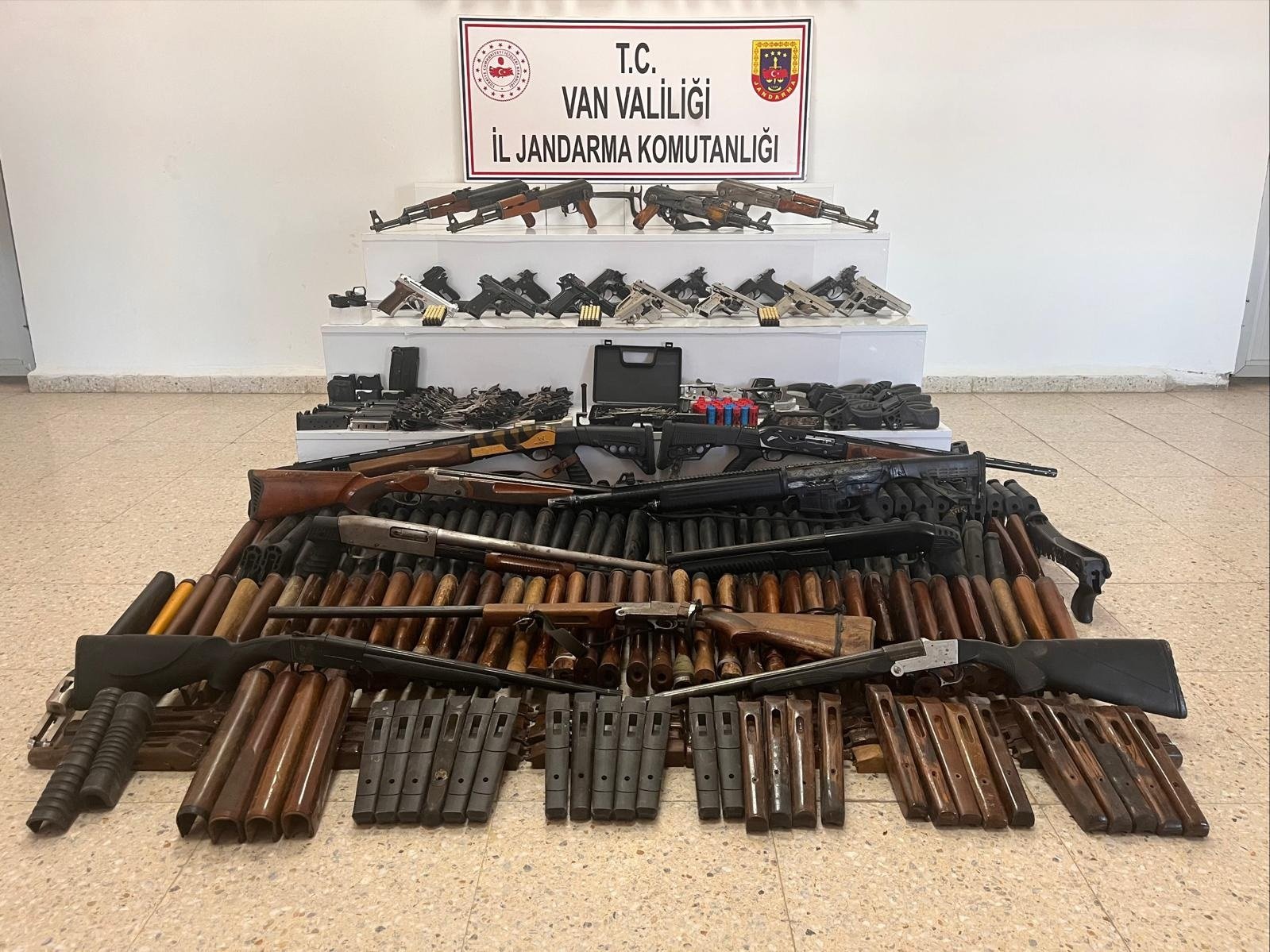 Van'ın Başkale ilçesinde jandarmanın düzenlediği