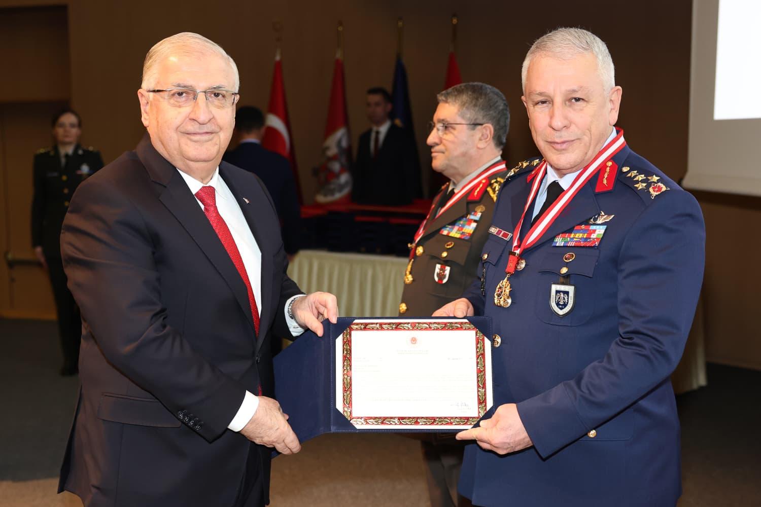 Milli Savunma Bakanı Yaşar Güler,