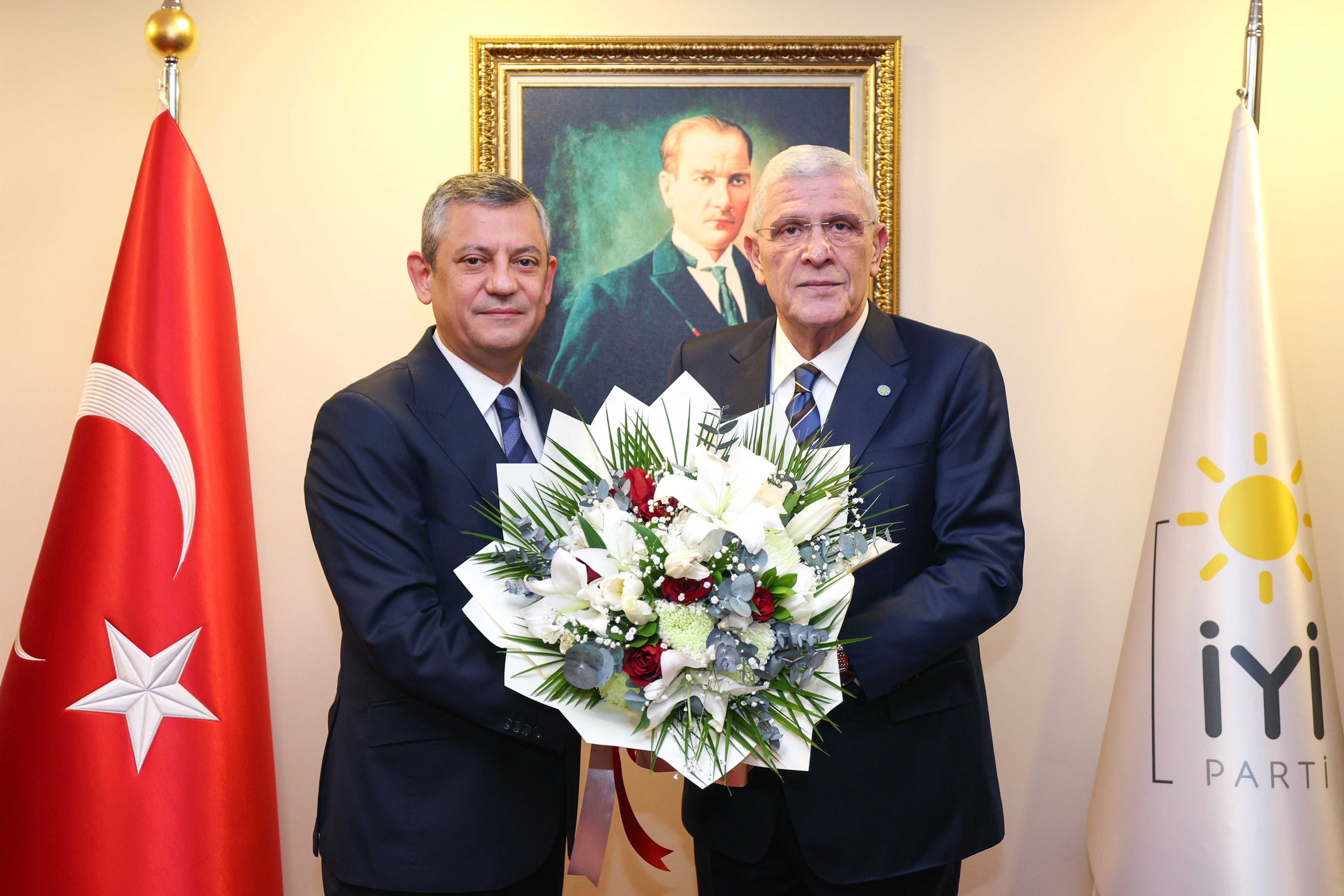 CHP Genel Başkanı Özgür Özel,