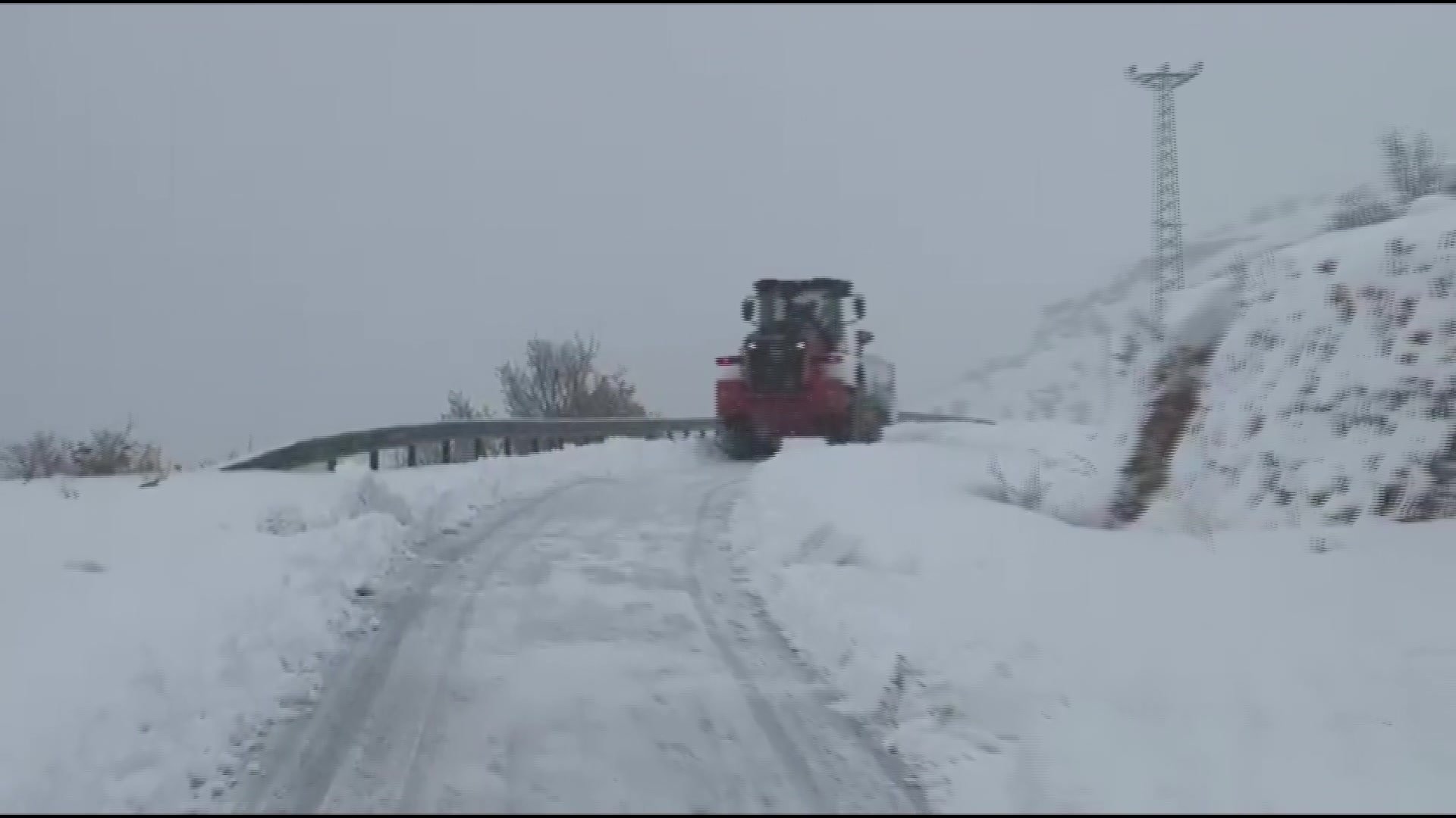 Batman Gercüş'te kar nedeniyle yolu