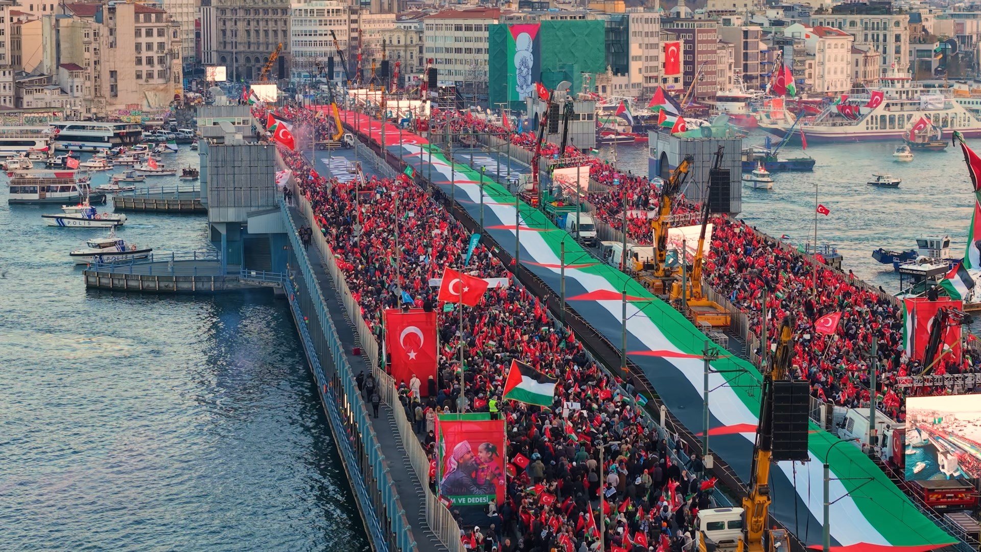 İstanbul Galata Köprüsü'nde Filistin'e