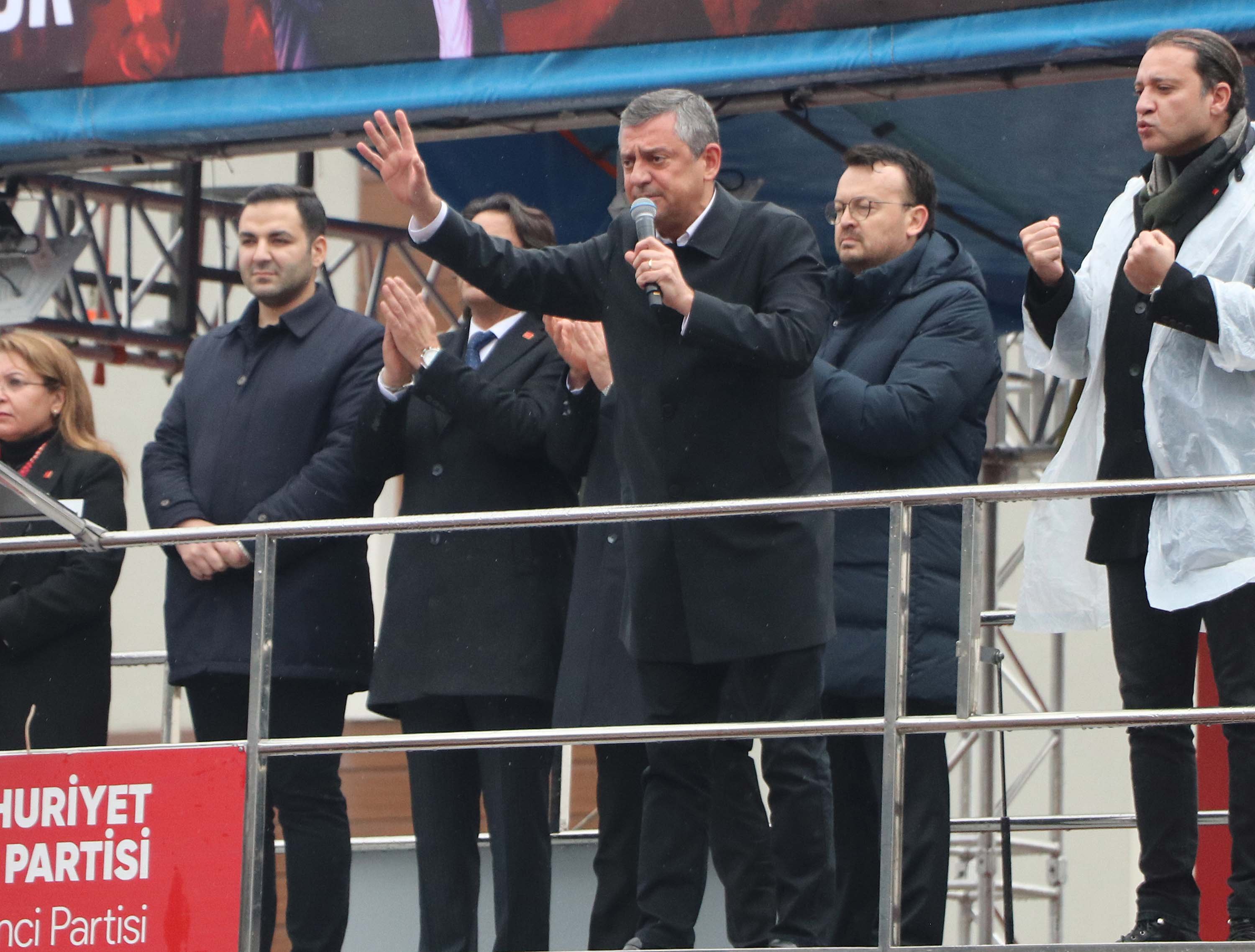 CHP Genel Başkanı Özgür Özel,