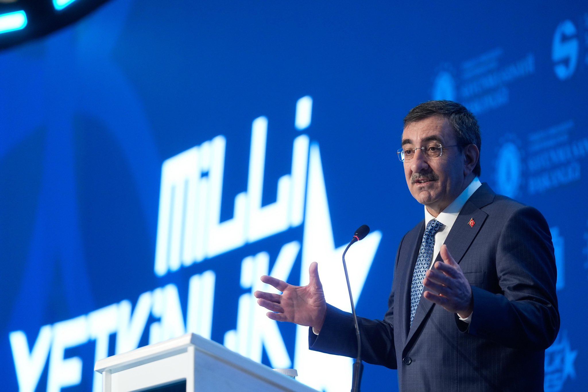 Cumhurbaşkanı Yardımcısı Cevdet Yılmaz, savunma