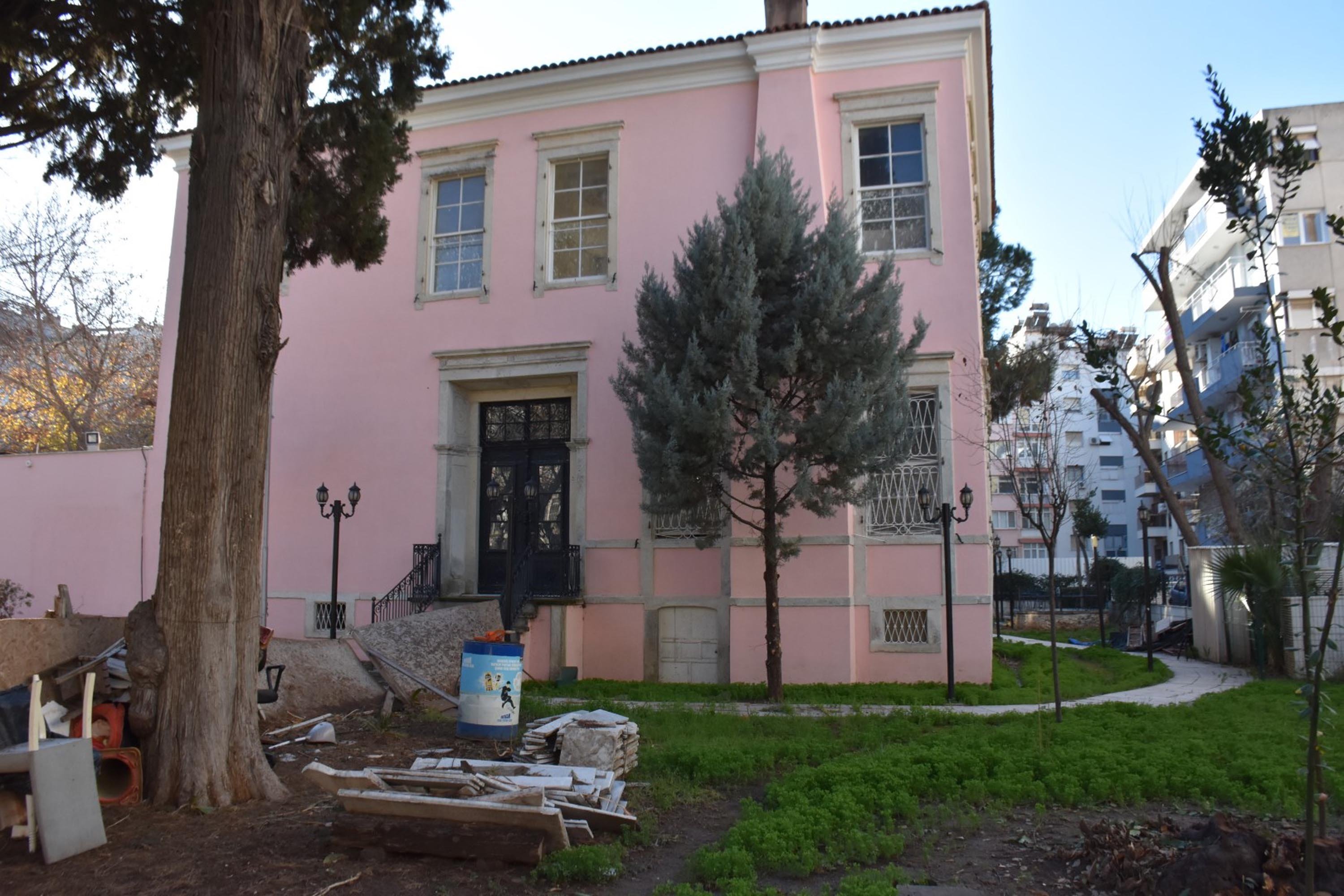 İzmir depreminden sonra kapatılan Latife