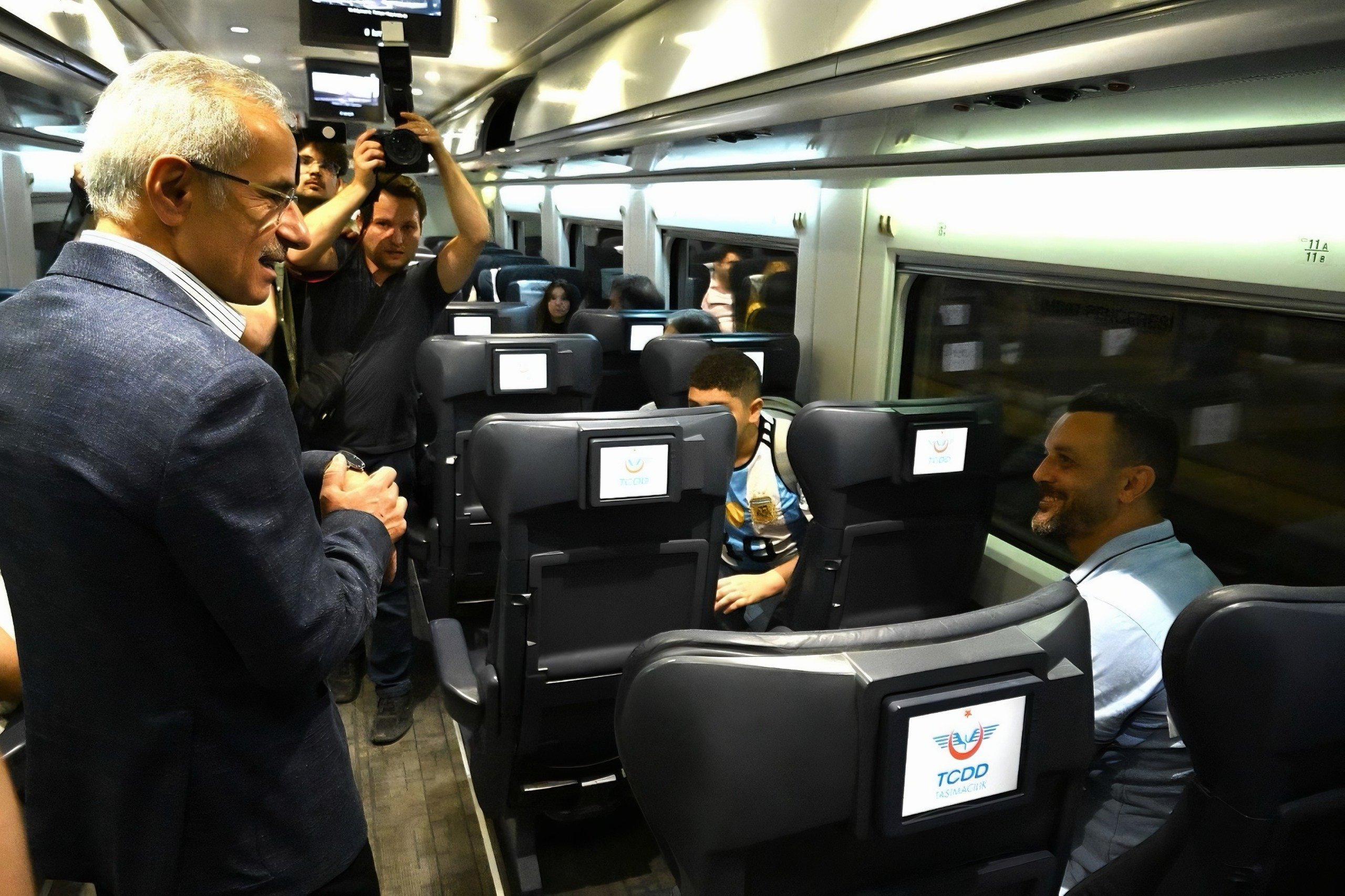 Ulaştırma Bakanı Abdulkadir Uraloğlu, ara