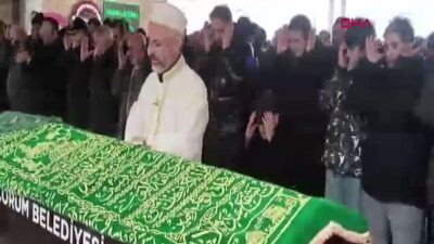 Gazeteci Cüneyt Özdemir'in annesi Hamiyet