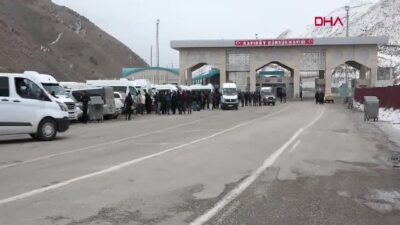 Van Kapıköy Sınır Kapısı'ndan giriş