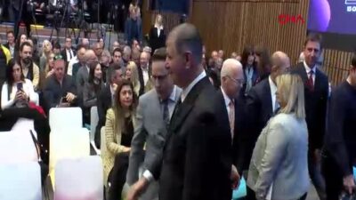 İzmir Büyükşehir Belediye Başkanı Cemil