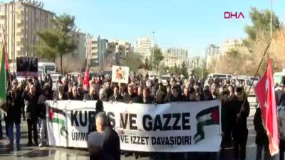 Mardin'de Cuma namazı sonrası toplanan