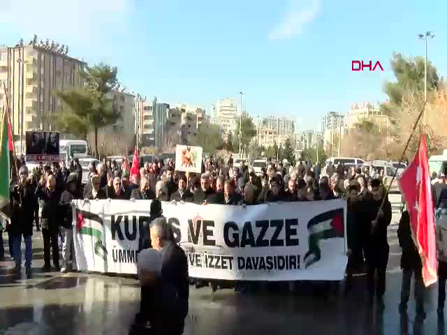 Mardin'de Cuma namazı sonrası