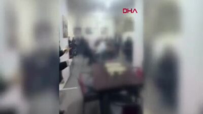 Batman'da bir kahvehanede yüzü kapalı