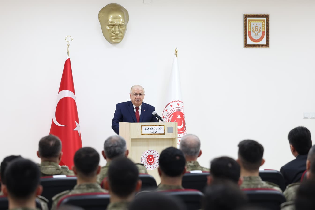 Milli Savunma Bakanı Yaşar Güler,