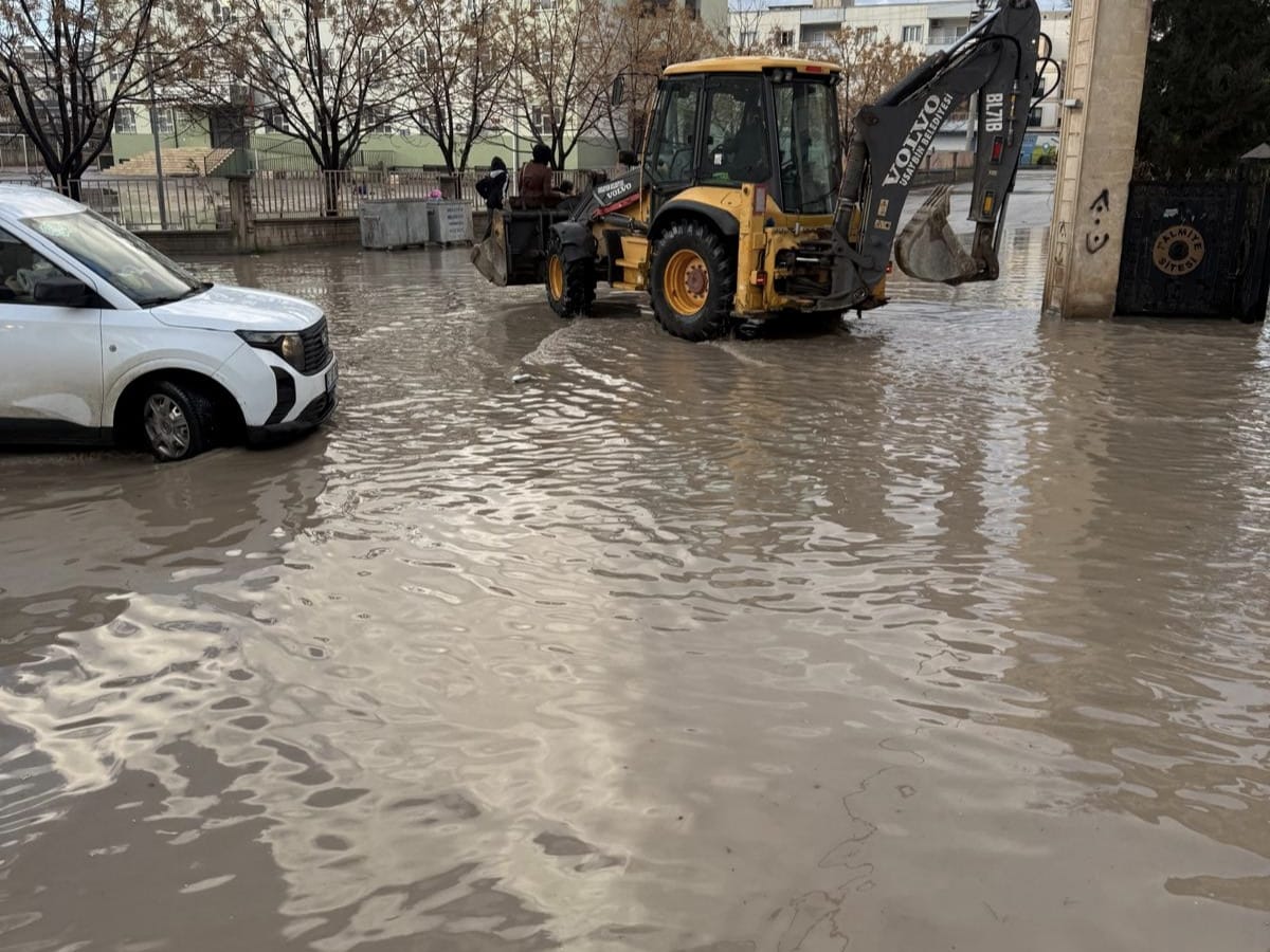 Mardin'in Nusaybin ilçesindeki şiddetli sağanak