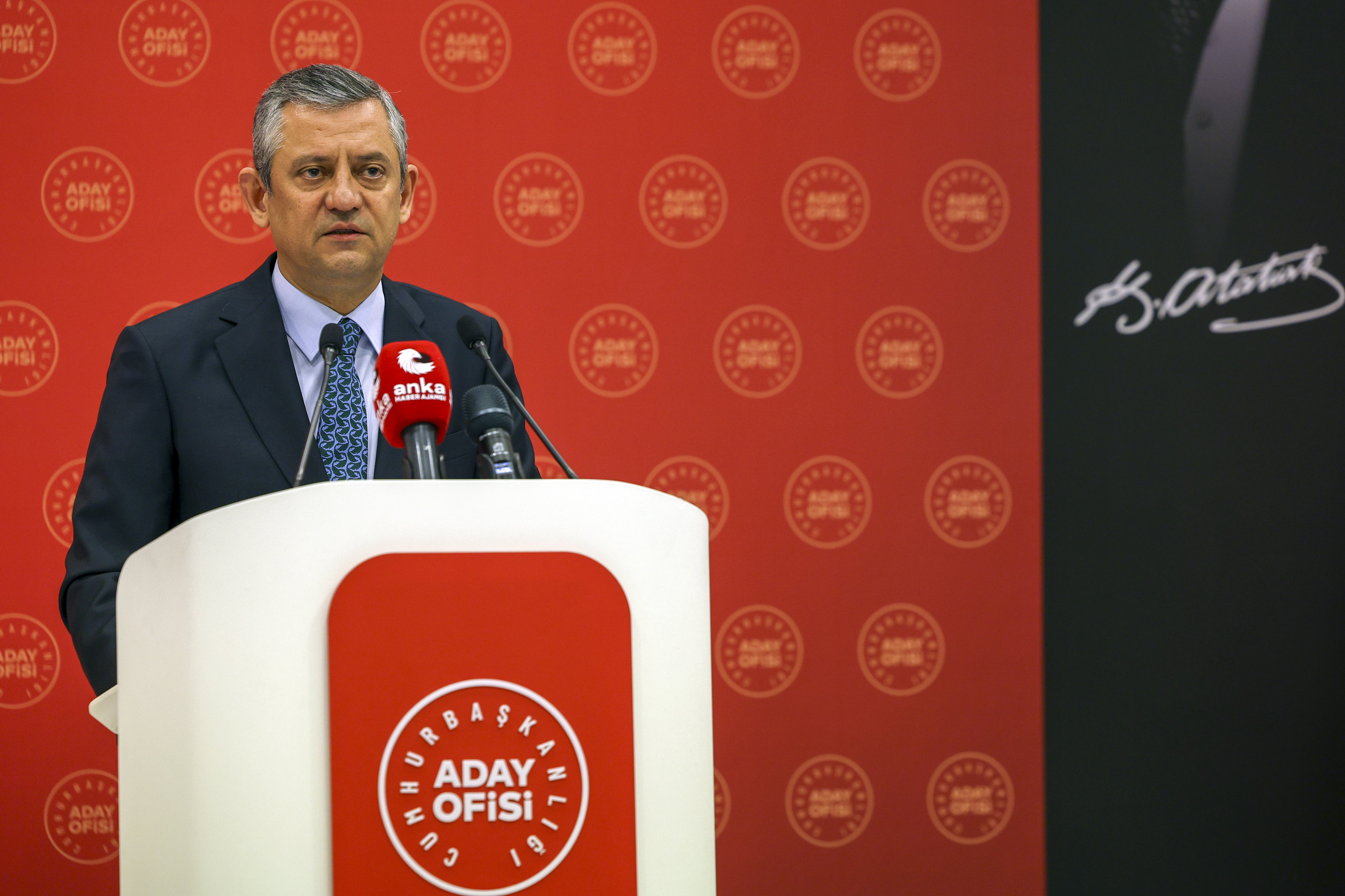 CHP Genel Başkanı Özgür Özel,
