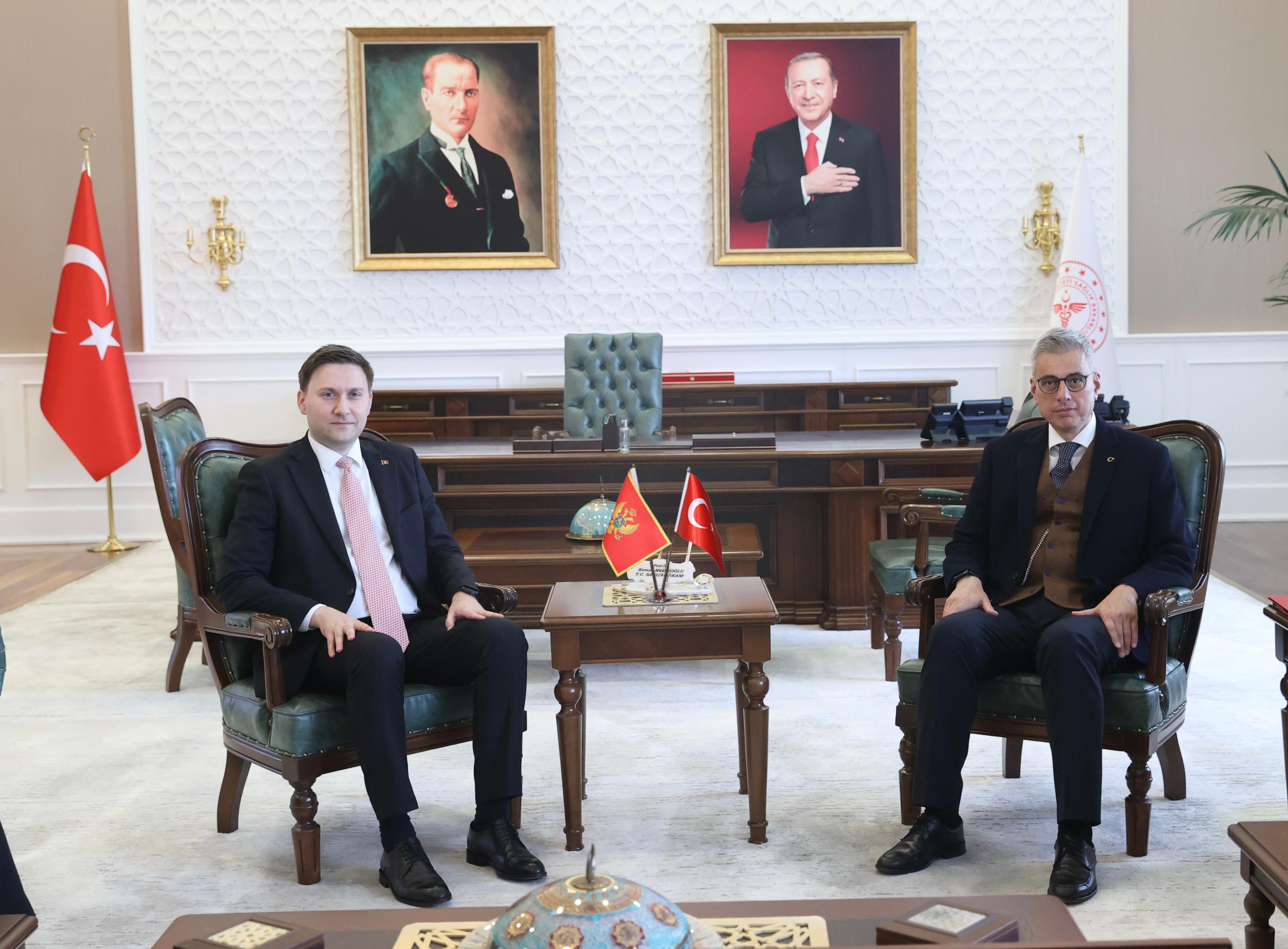 Sağlık Bakanı Kemal Memişoğlu, Karadağ