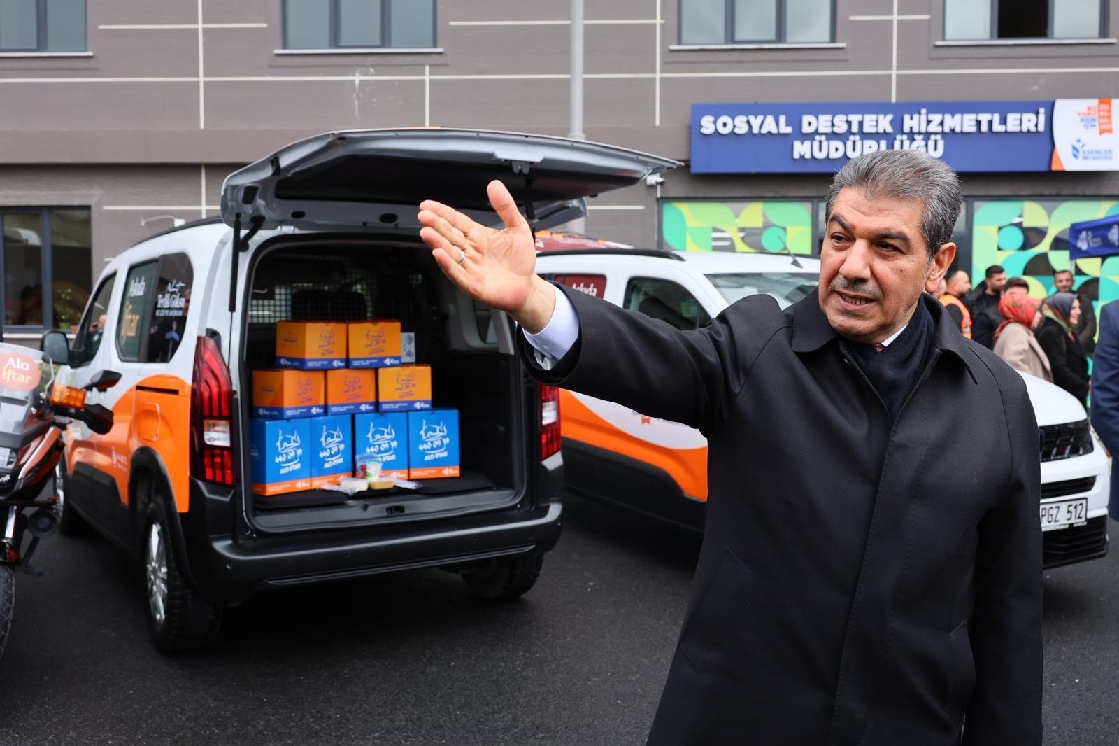 Esenler Belediye Başkanı Mehmet Tevfik