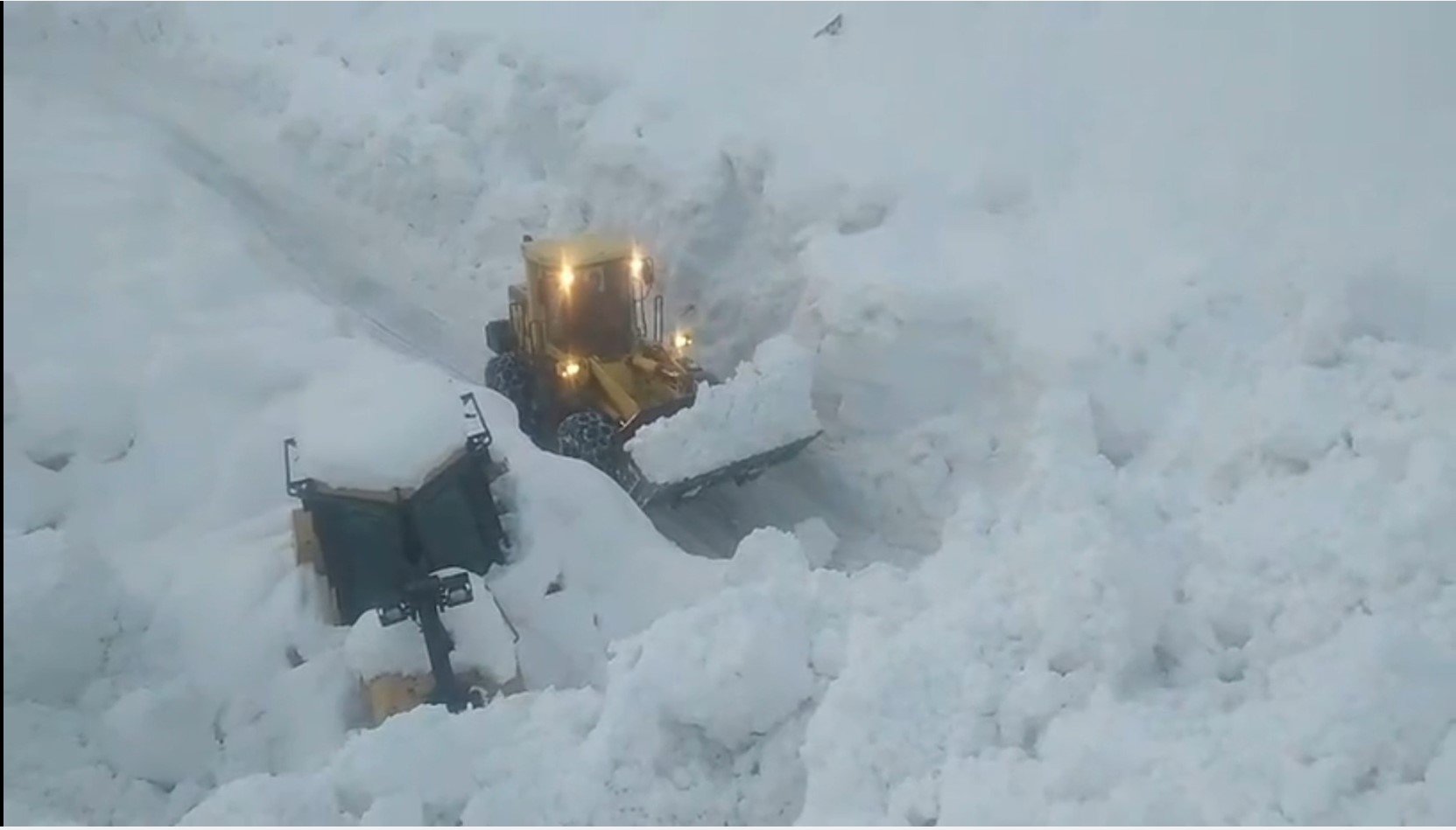 Şırnak'ın Beytüşşebap ilçesinde çığ düşmesi