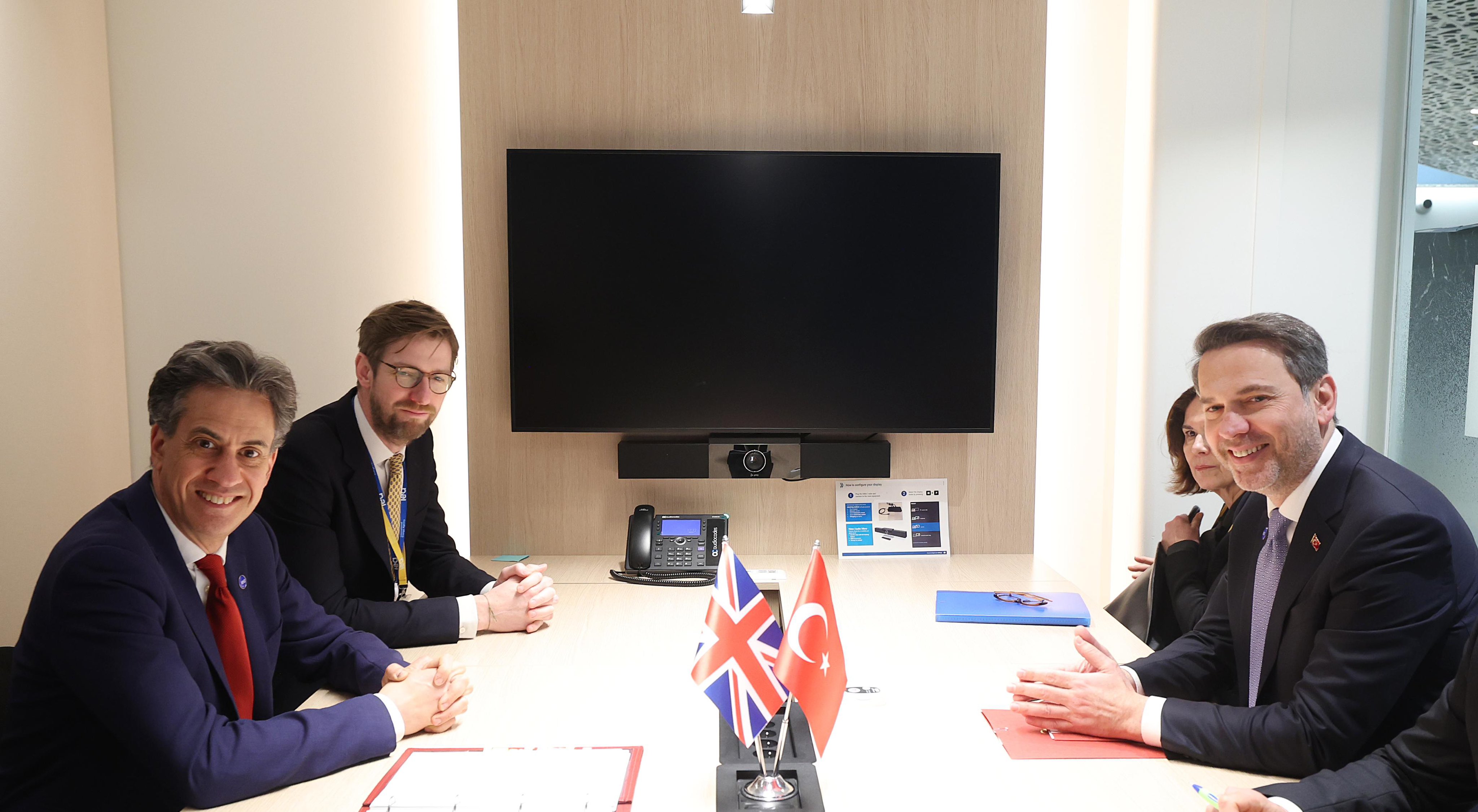 Enerji Bakanı Alparslan Bayraktar, Birleşik