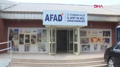 Diyarbakır Valisi Murat Zorluoğlu, depremde