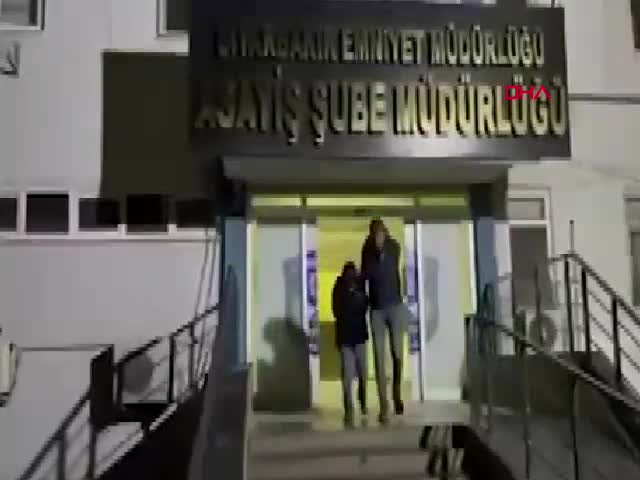 Diyarbakır Kayapınar'da bir eczaneye