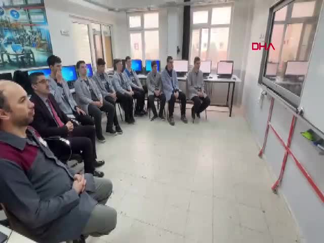 Çorlu'da meslek lisesi öğrencileri,