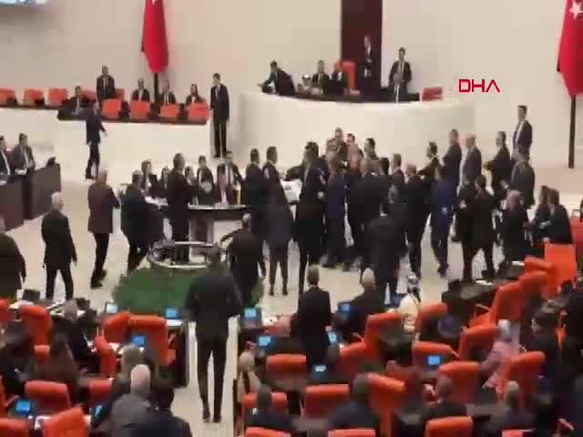 TBMM Genel Kurulu'nda Adalet