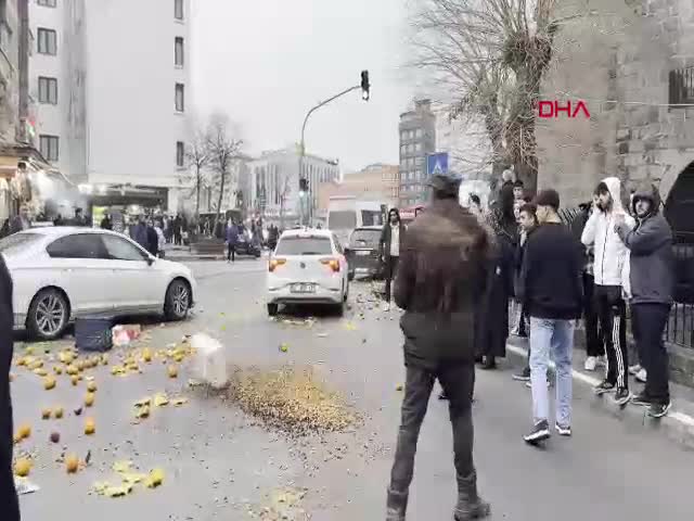 Diyarbakır Sur'da zabıta müdahalesi