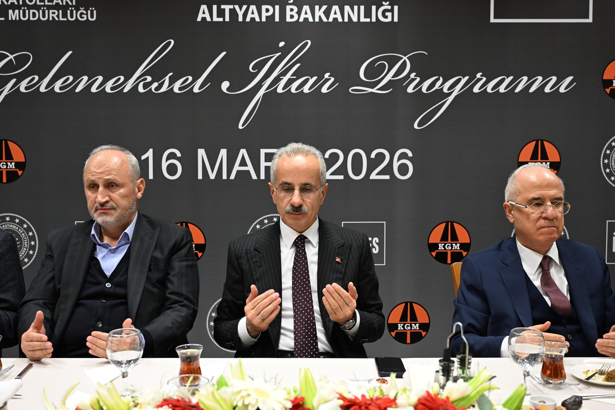 Ulaştırma ve Altyapı Bakanı Abdulkadir