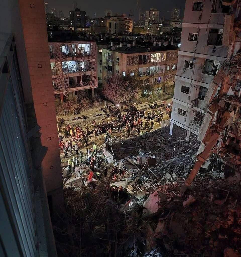 İran'dan İsrail'in Arad kentine düzenlenen