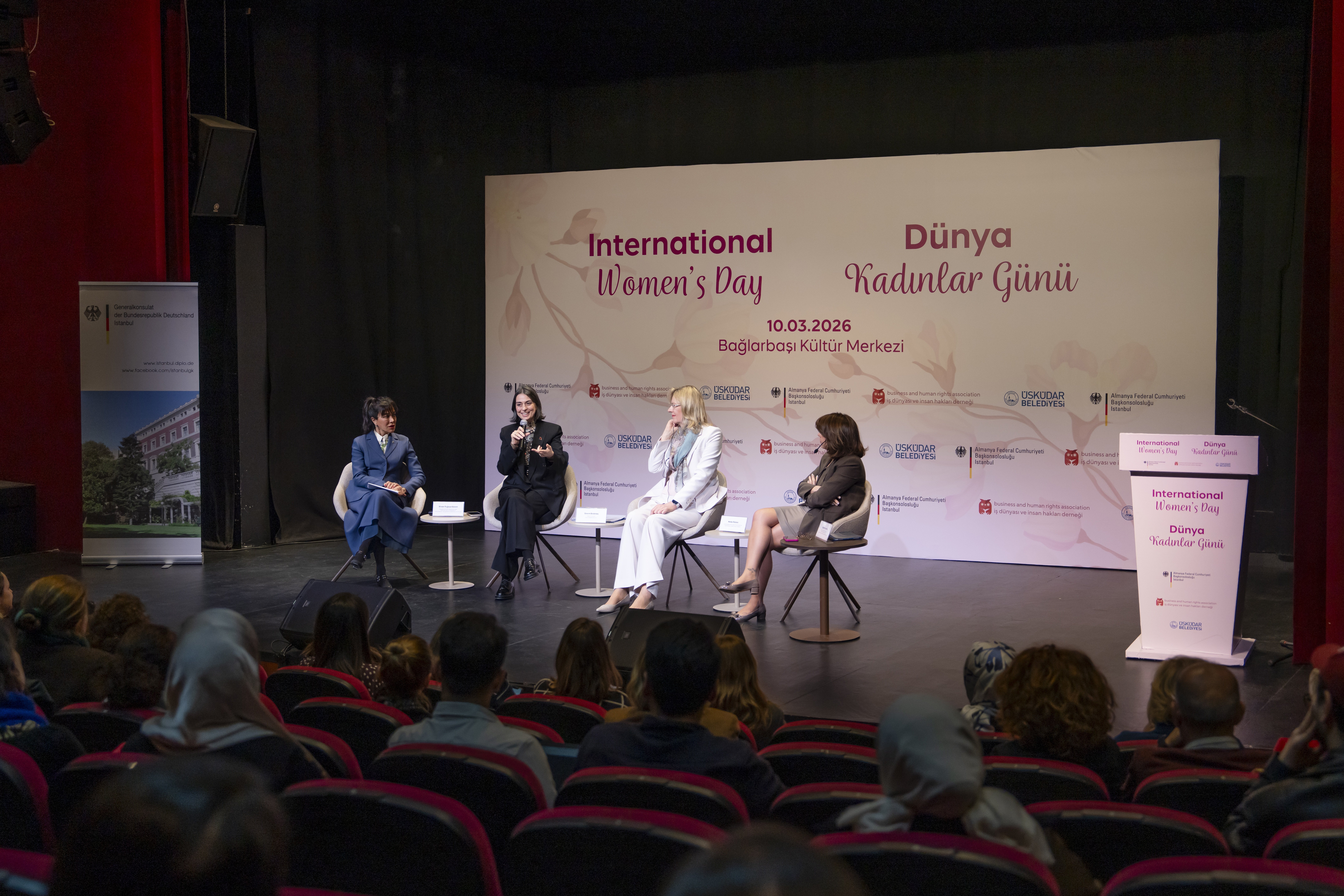 Üsküdar Belediye Başkanı Sinem Dedetaş,