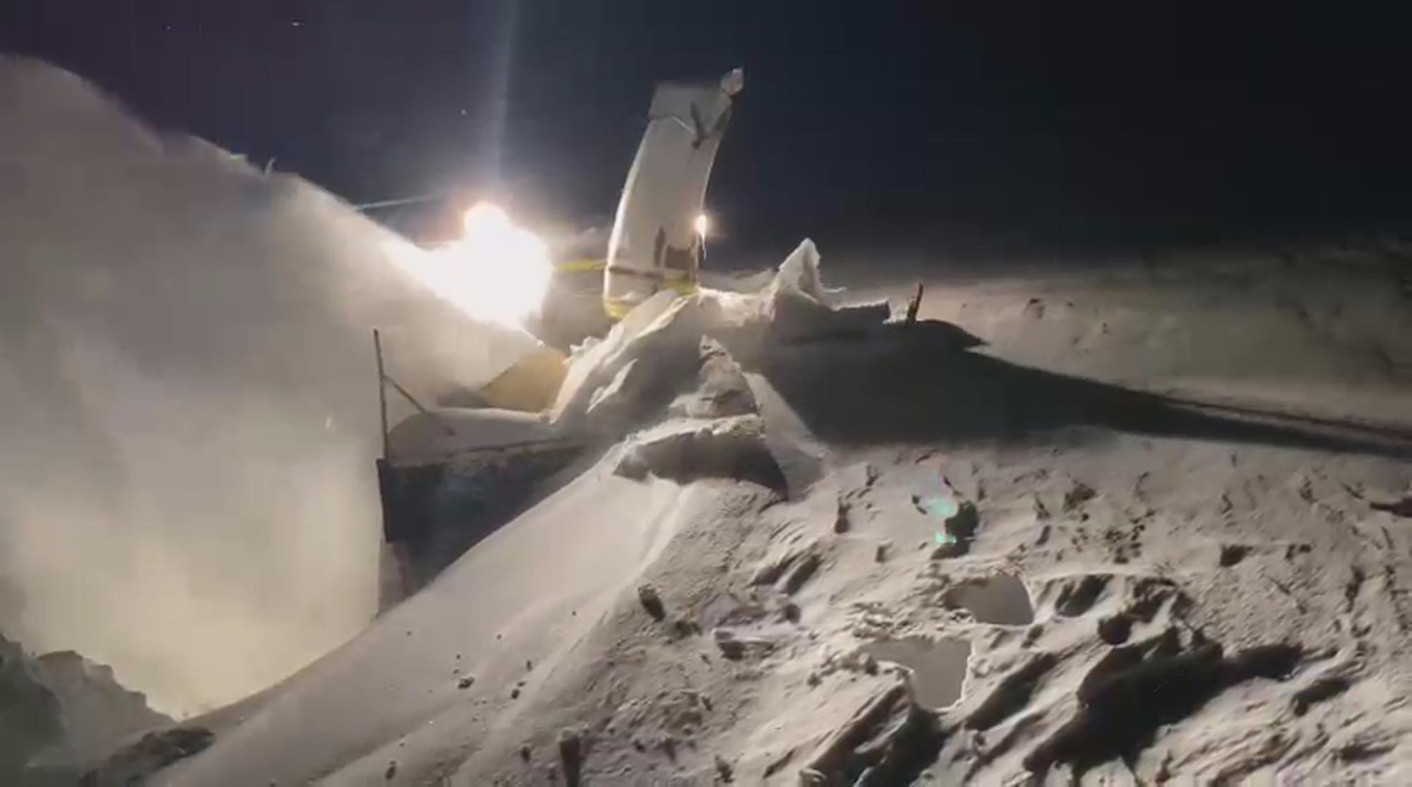 Kars İl Özel İdaresi ekipleri,