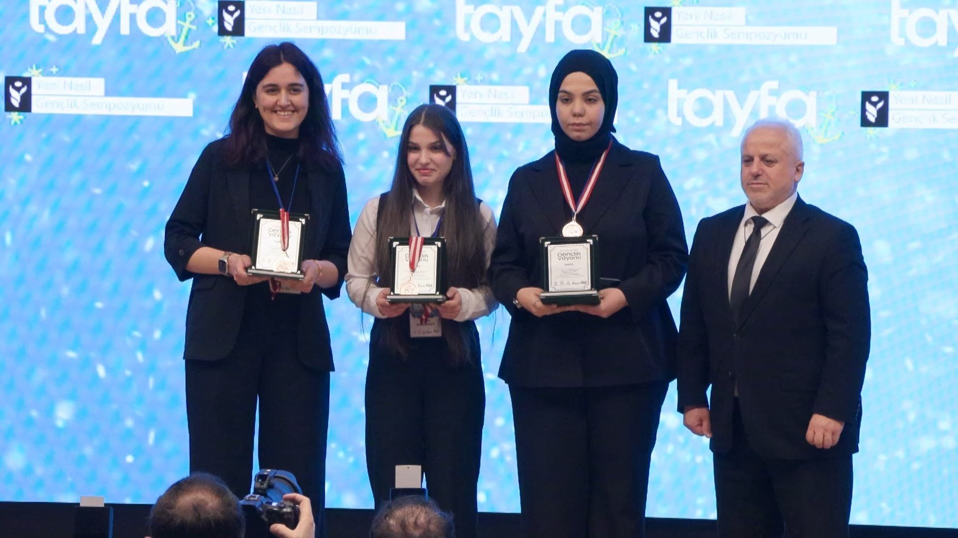 Esenler Belediyesi'nin Tayfa Gençlik Programı