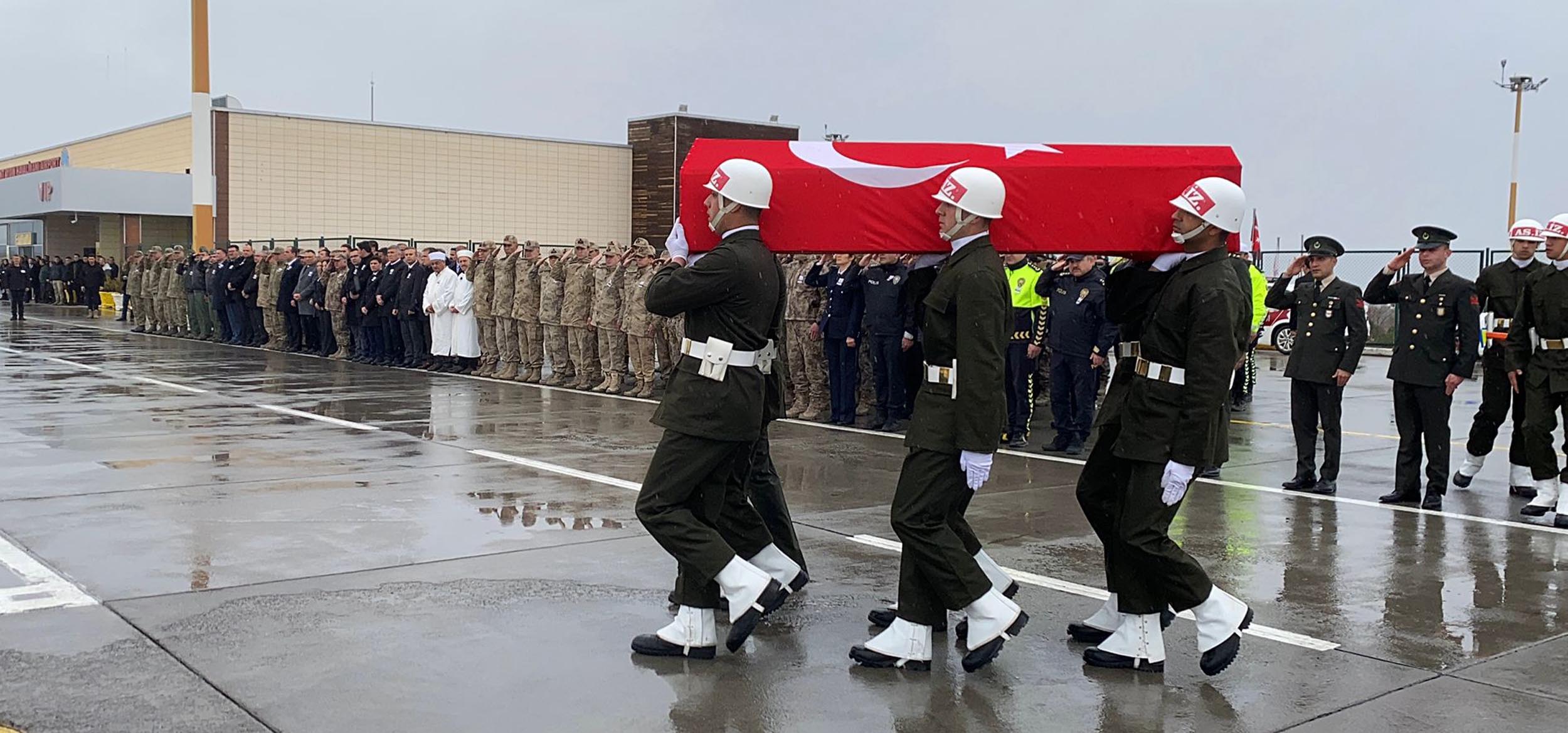 Ağrı Doğubayazıt'ta askeri aracın devrilmesi