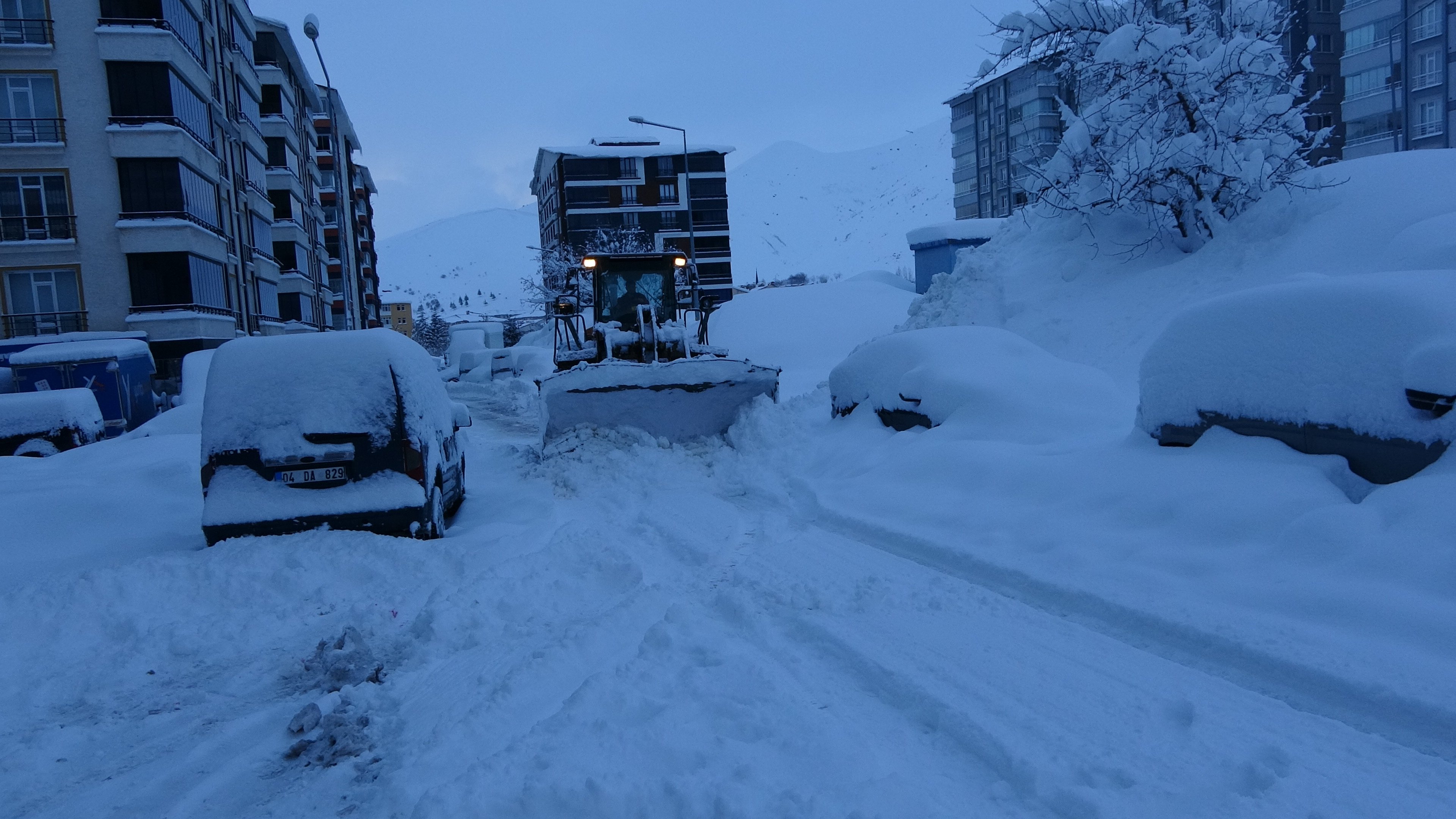 Bitlis'te etkili olan yoğun kar