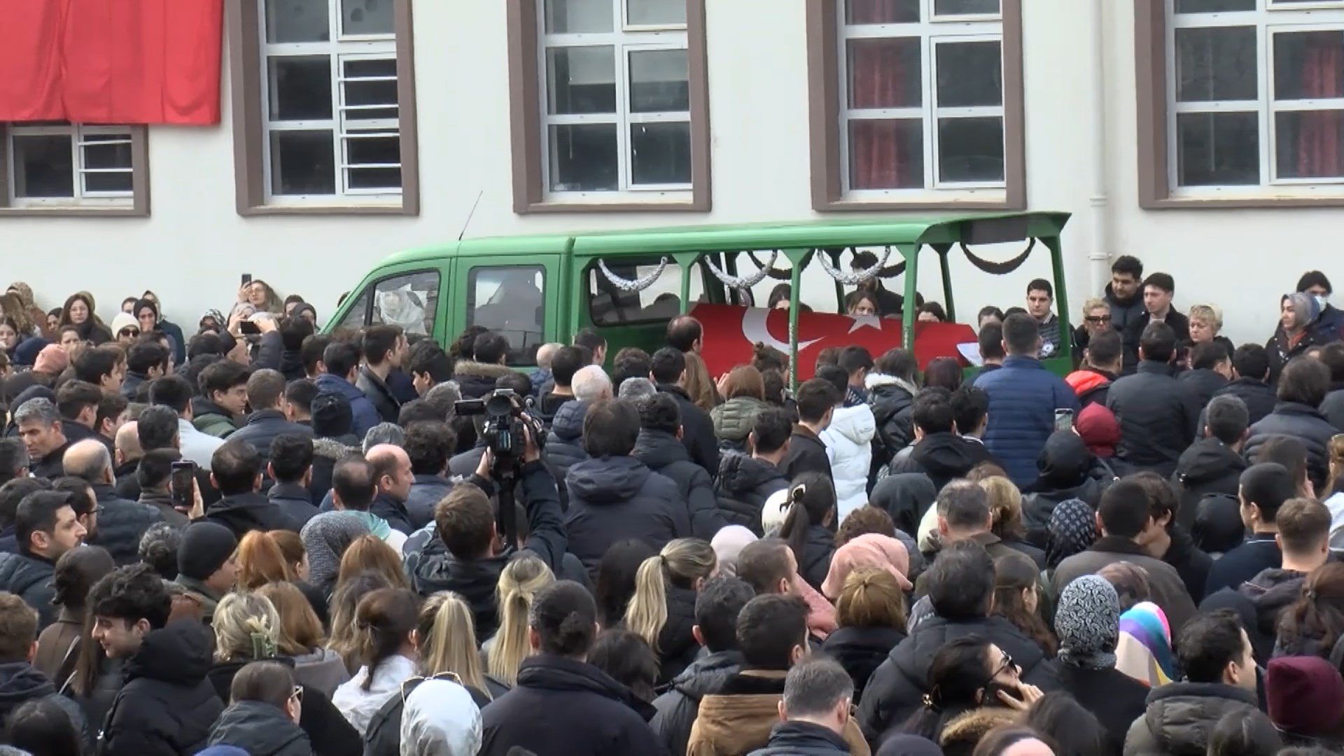 Çekmeköy'de öğrencisi tarafından öldürülen öğretmen