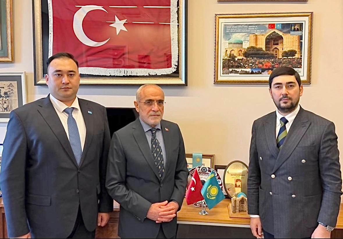 Cumhurbaşkanı Başdanışmanı Yalçın Topçu, Kazakistan