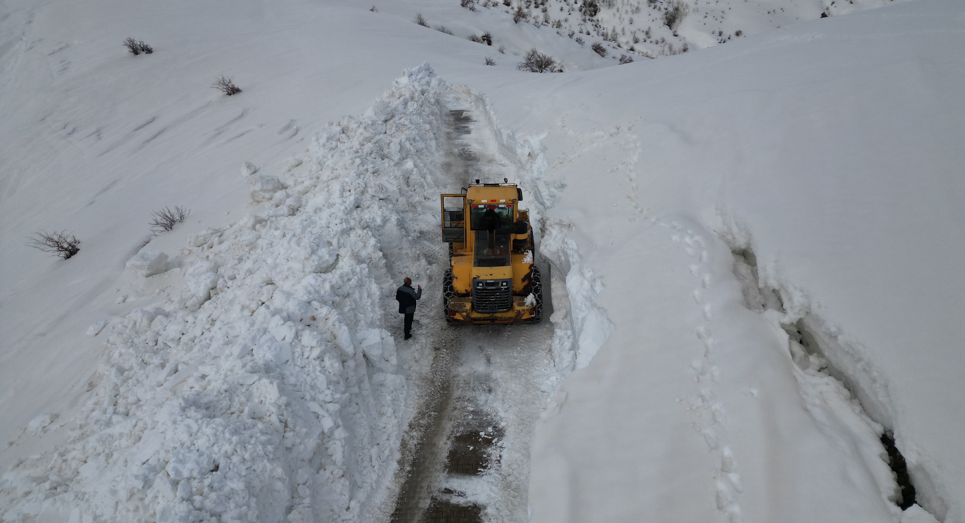 Bitlis'te kar kalınlığı yer yer