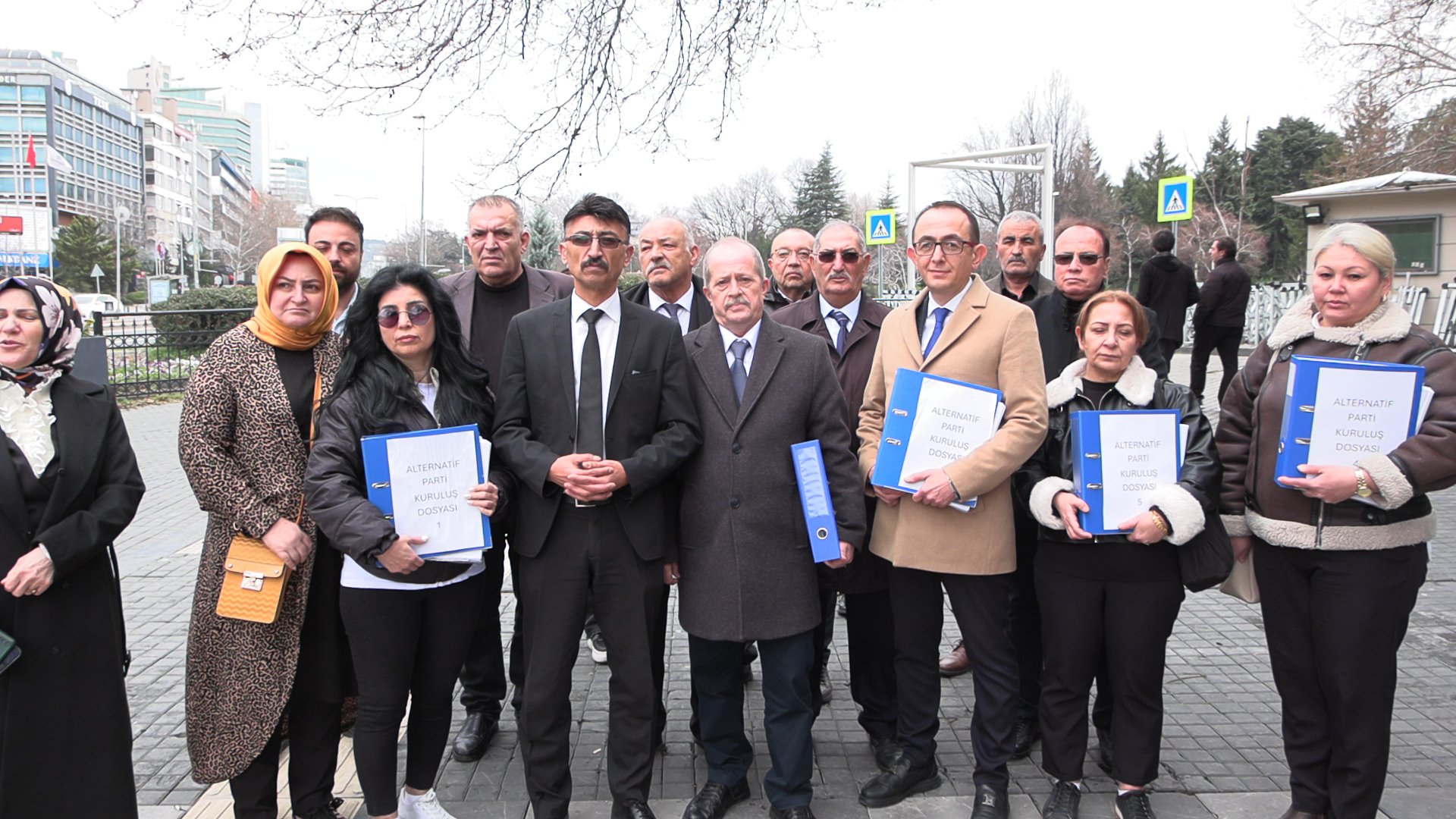 Şevket Göçmen liderliğindeki Alternatif Parti'nin