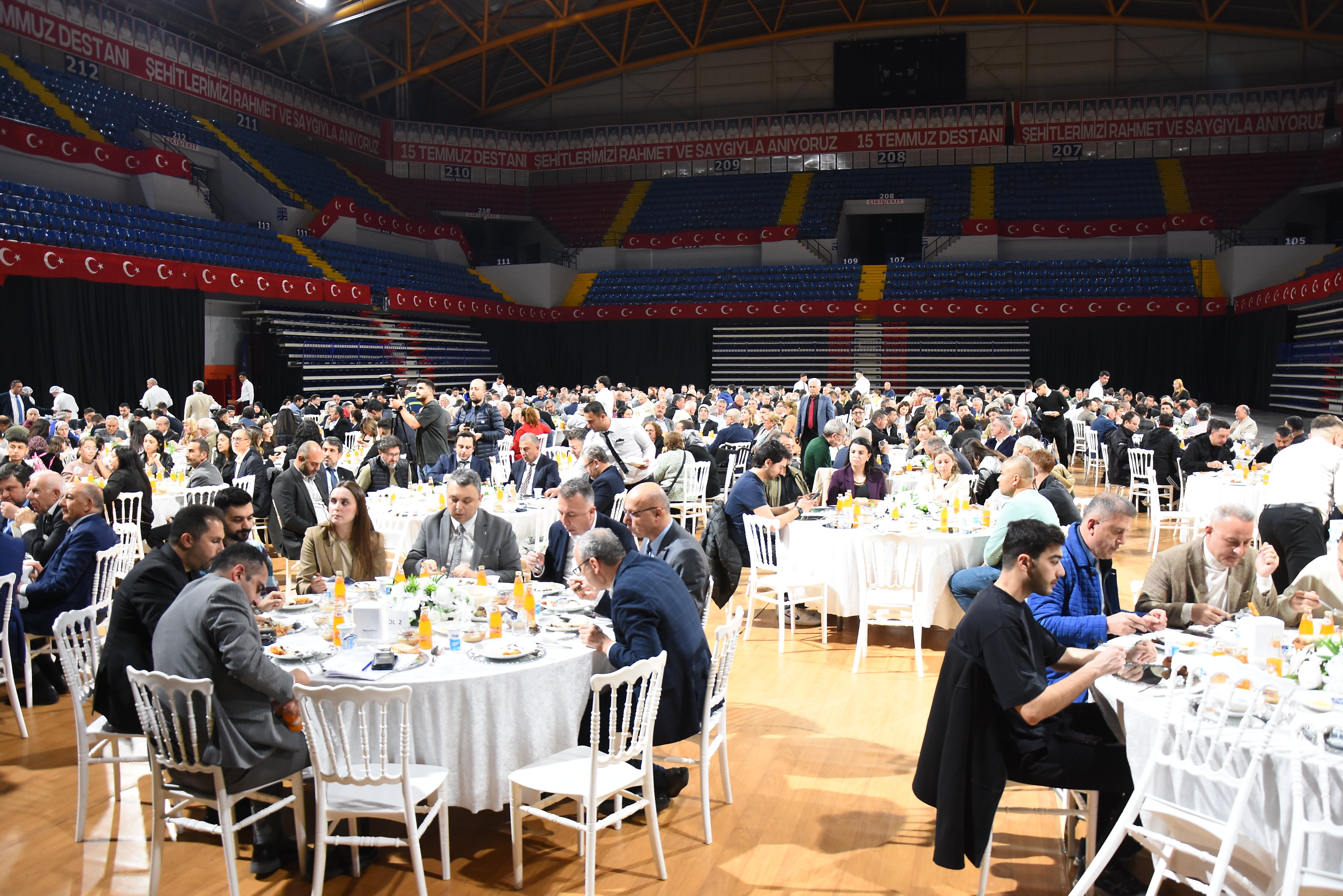 AK Parti İzmir Milletvekili Mehmet