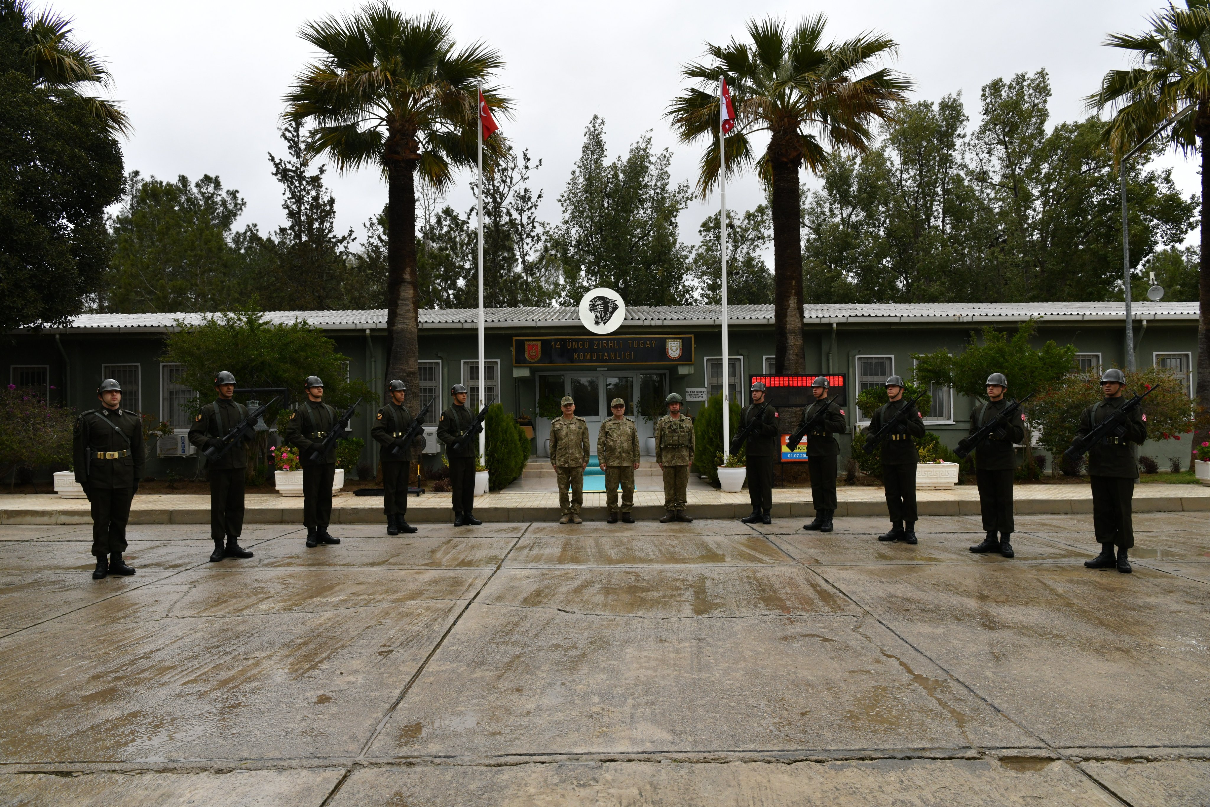 Kara Kuvvetleri Komutanı Orgeneral Metin