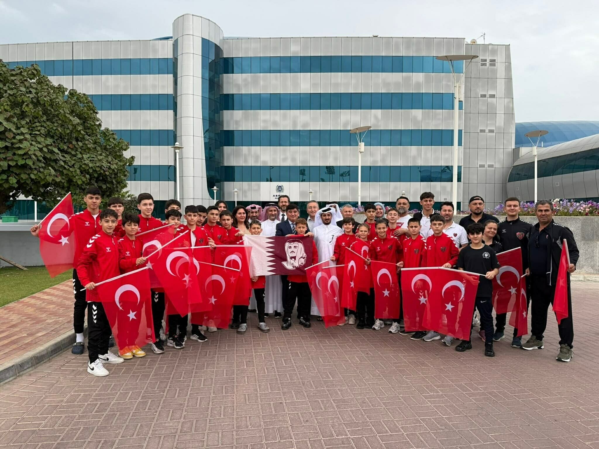 Dışişleri Bakanlığı'nın girişimleriyle Katar'da mahsur