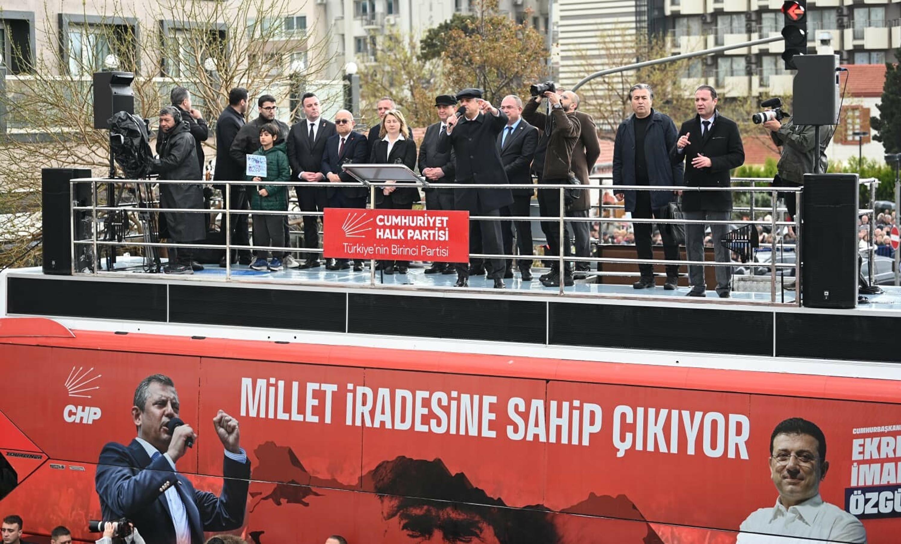 CHP Genel Başkanı Özgür Özel,