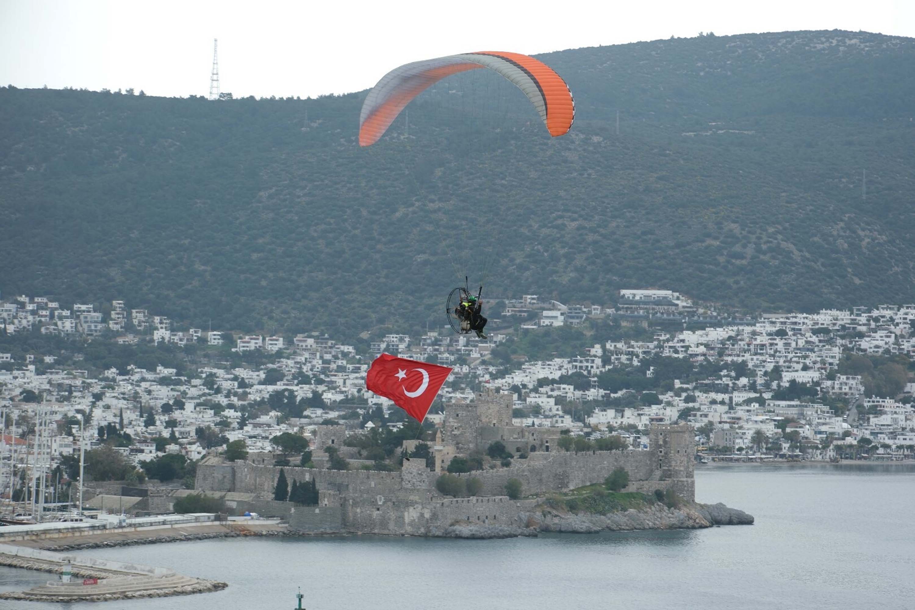 Bodrum'da pilot Seyfi Çağlar Özgül,